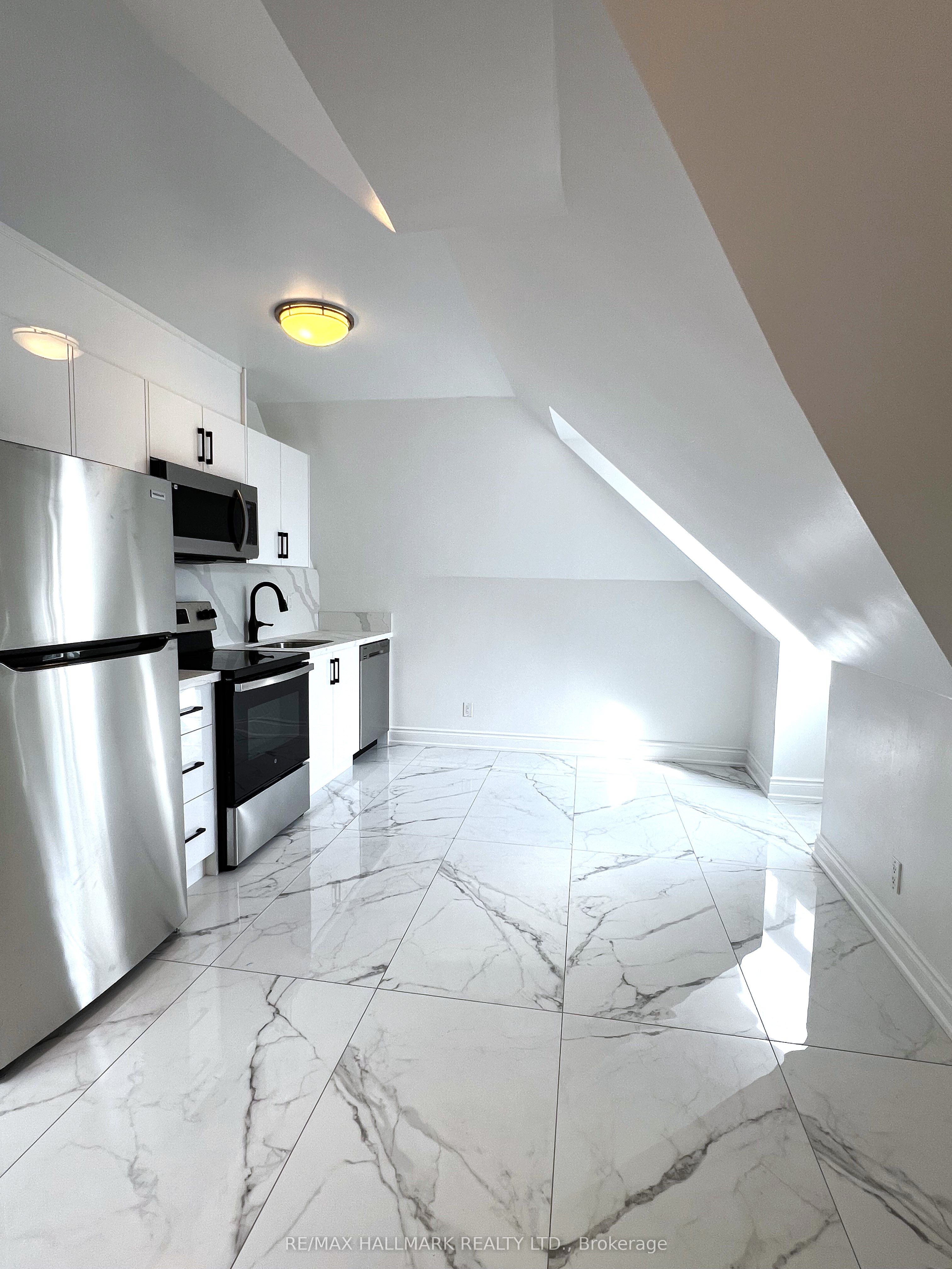 61 Cecil Street #3, Toronto, ON M5T 1N5 photo 2