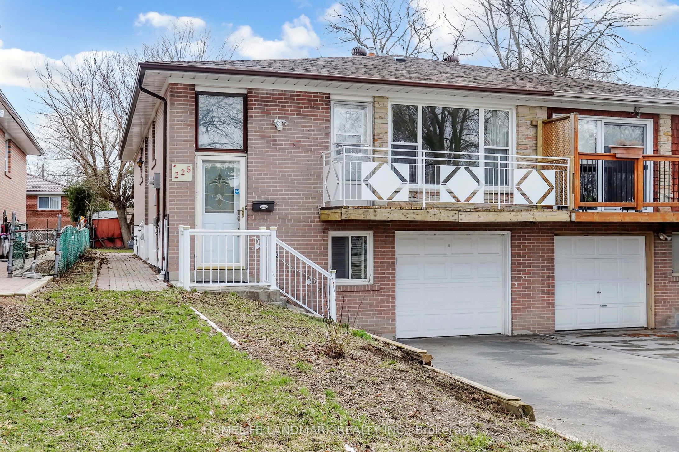 225 Pineway Boulevard, Toronto, ON M2H 1B5 photo 3