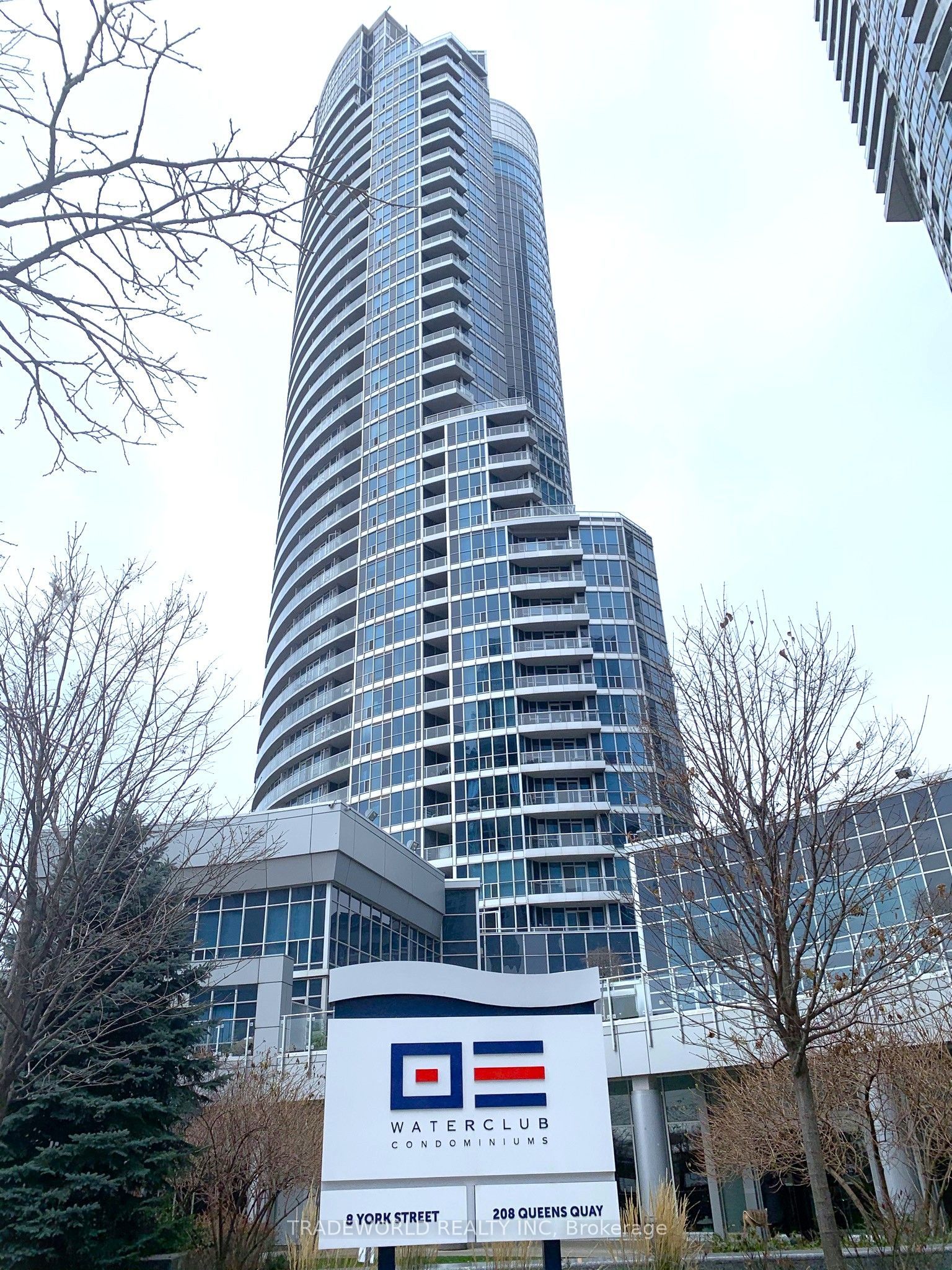 208 Queens Quay W 3505, Toronto, ON M5J 2Y5