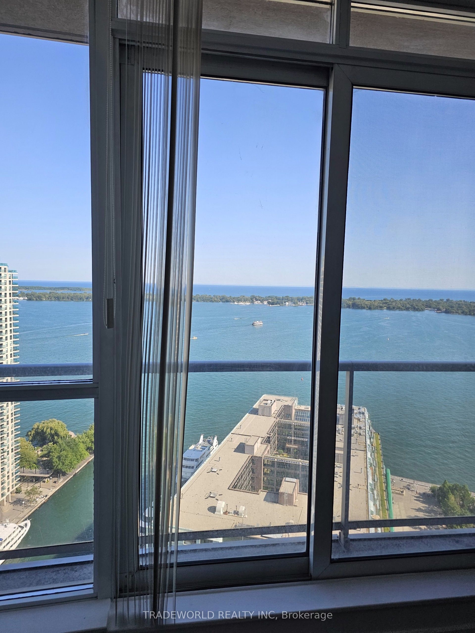 208 Queens Quay W 3505, Toronto, ON M5J 2Y5 photo 4
