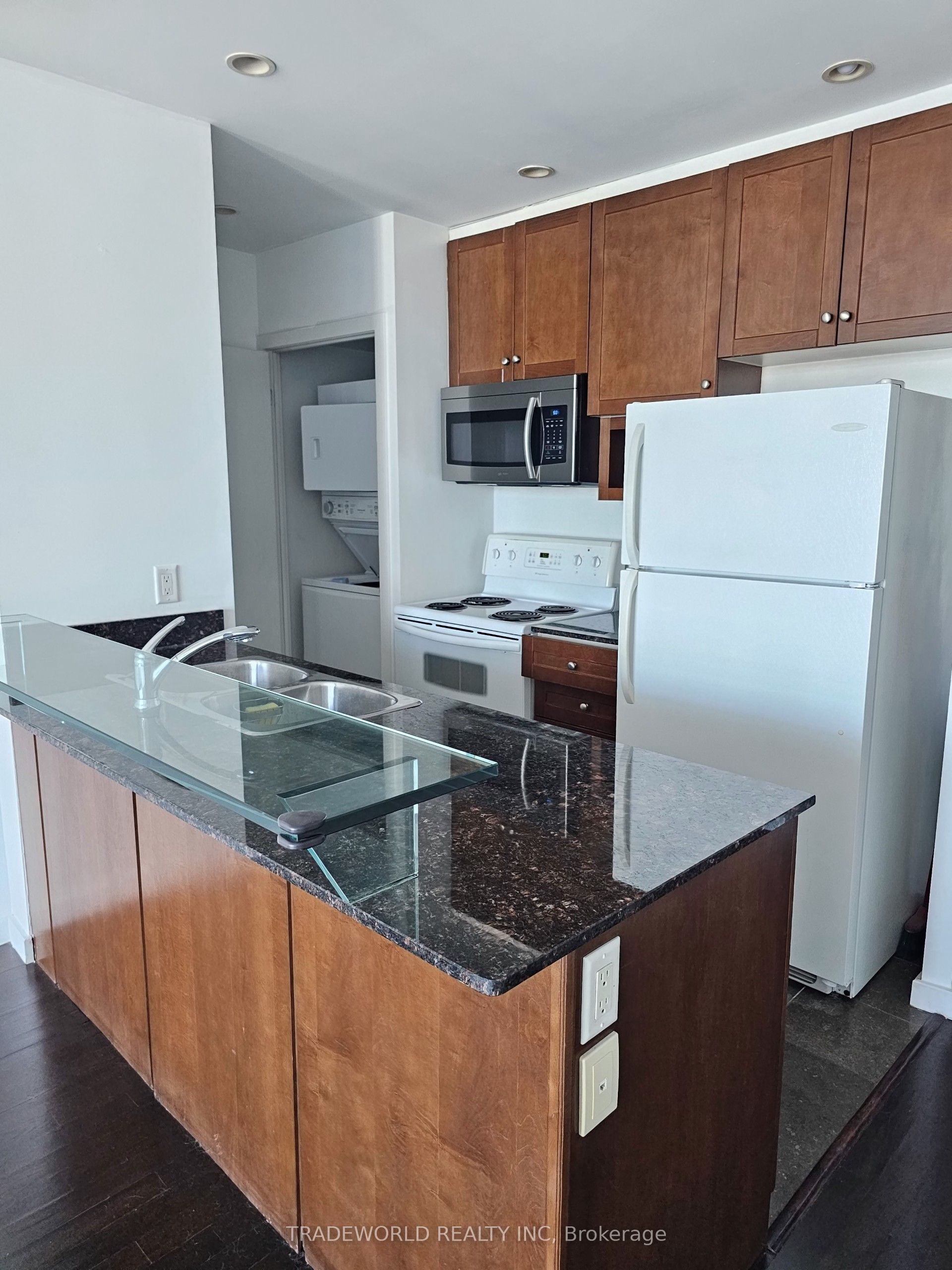 208 Queens Quay W 3505, Toronto, ON M5J 2Y5 photo 5
