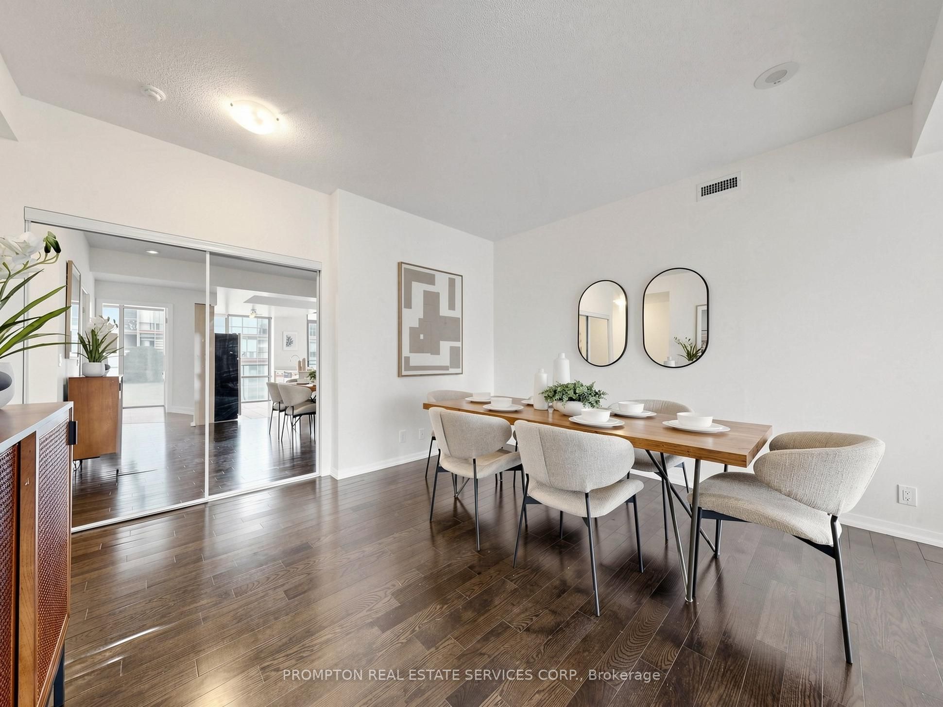 832 Bay Street 905, Toronto, ON M5S 1Z6 photo 5