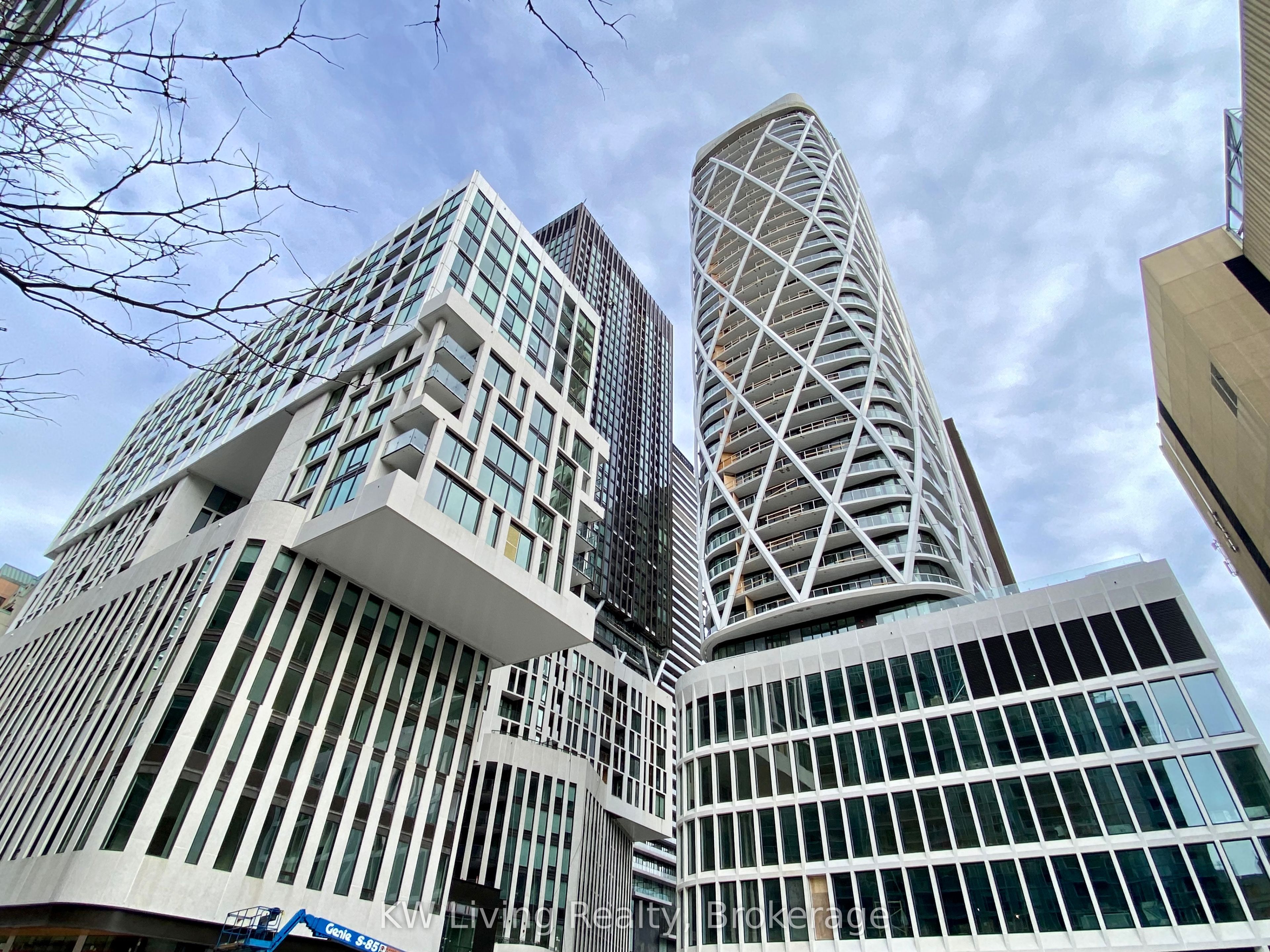 238 Simcoe Street 3208, Toronto, ON M5T 0E2