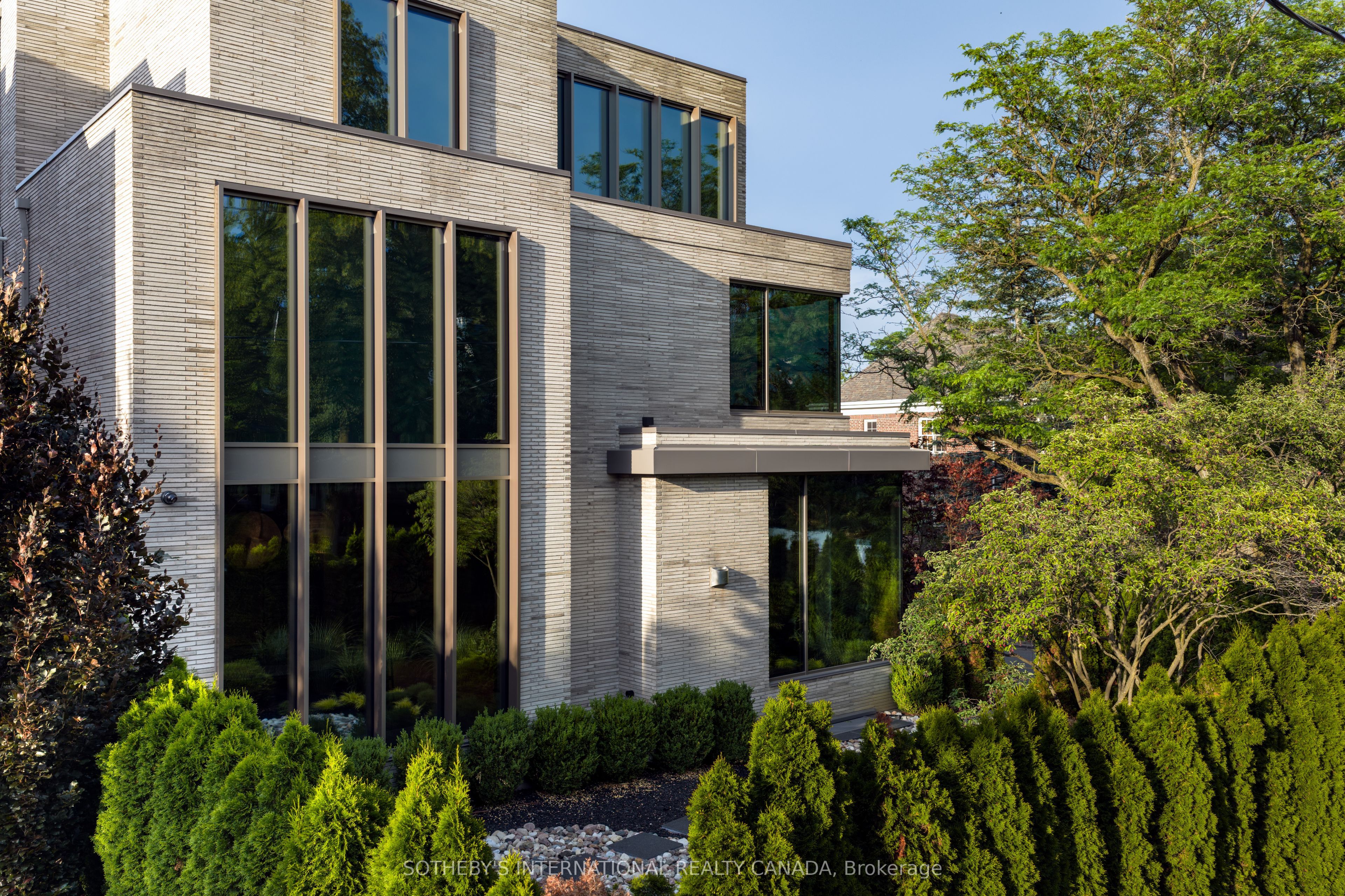 211 Dunvegan Road, Toronto, ON M5P 2P3 photo 5
