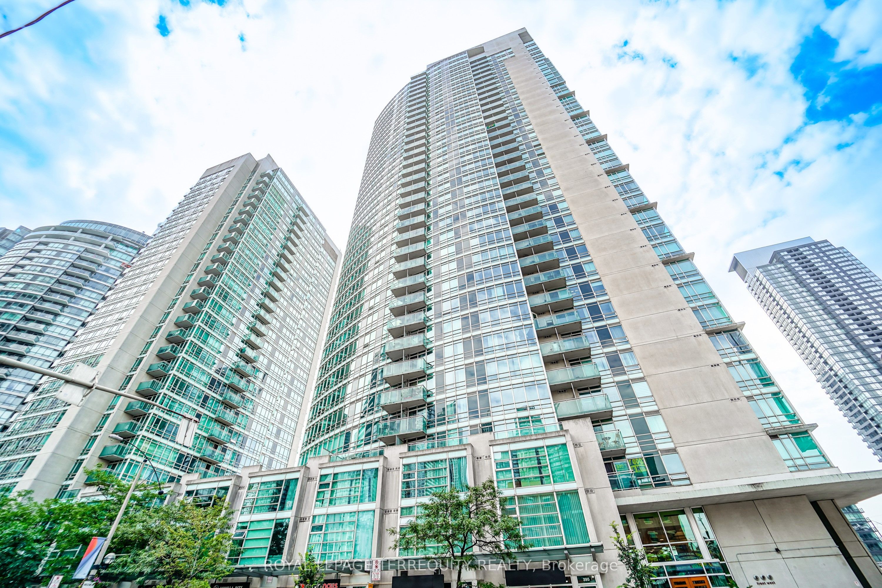 397 Front Street W 2907, Toronto, ON M5V 3S1