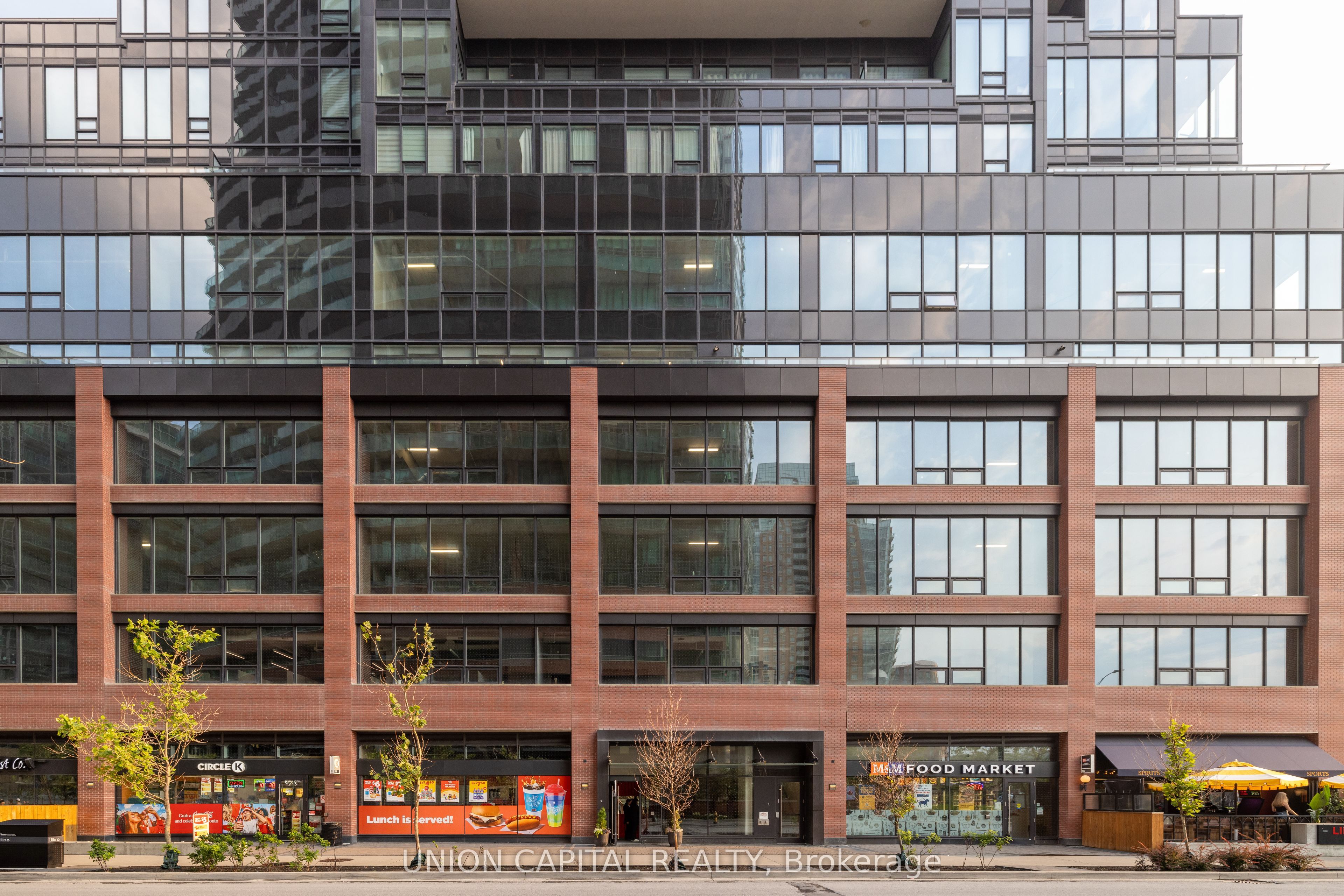 135 East Liberty Street 715, Toronto, ON M6K 0G7 photo 2