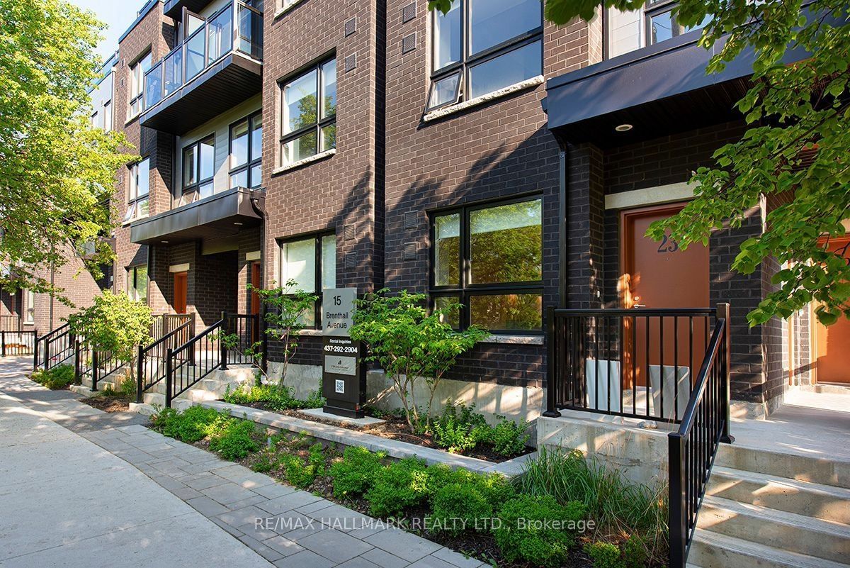 15 Brenthall Avenue 6, Toronto, ON M2R 0B3