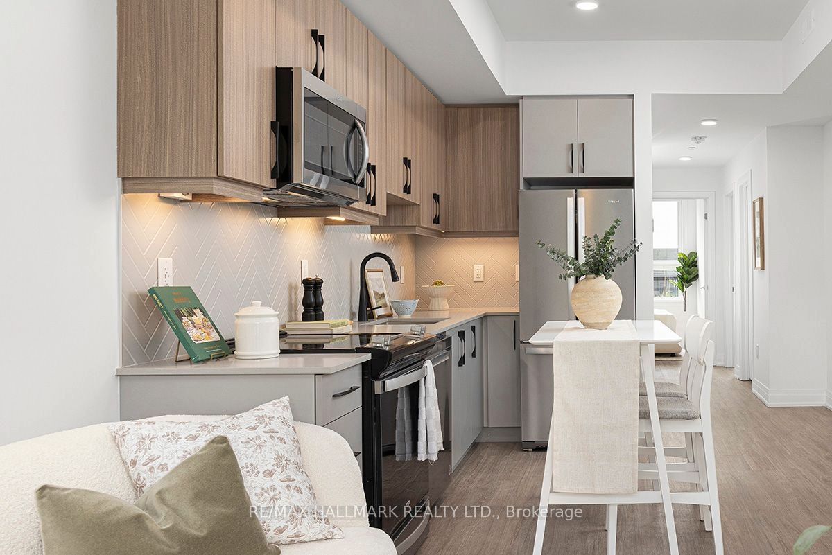 15 Brenthall Avenue 6, Toronto, ON M2R 0B3 photo 3