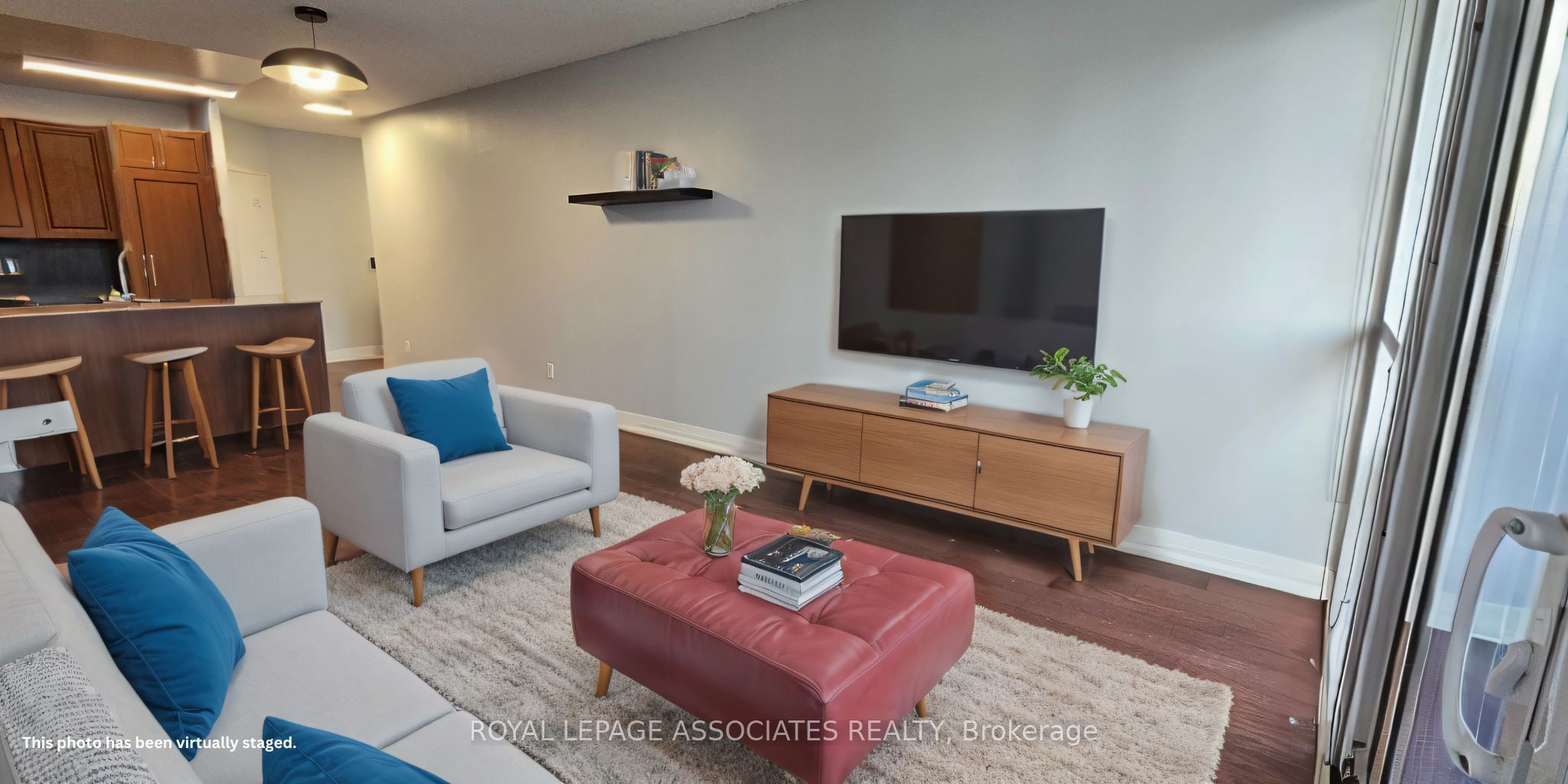 21 Carlton Street 2210, Toronto, ON M5B 1L3