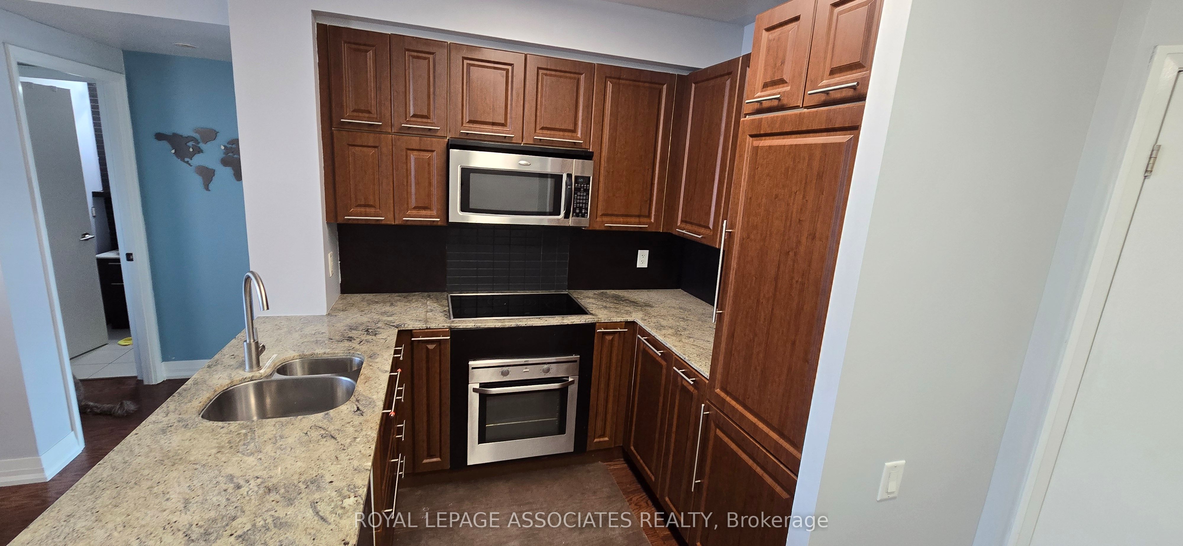 21 Carlton Street 2210, Toronto, ON M5B 1L3 photo 2