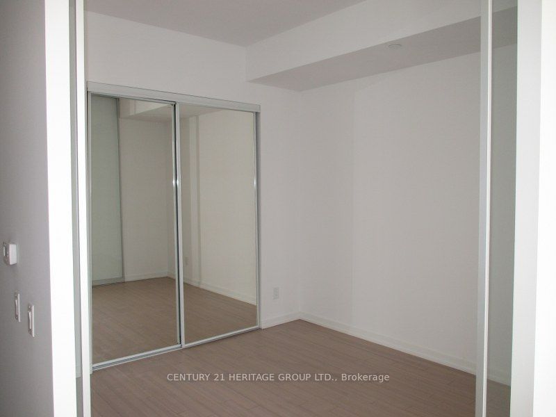 101 Peter Street W 2205, Toronto, ON M5V 0G6 photo 3