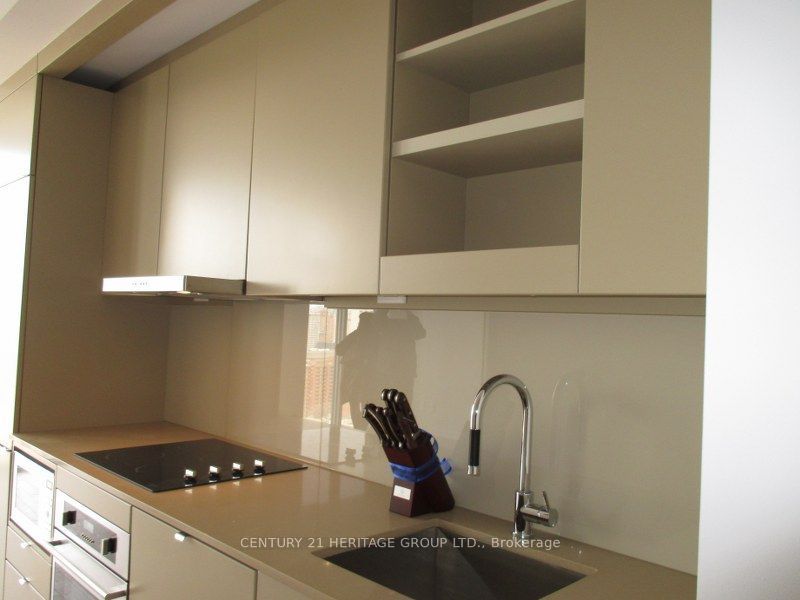 101 Peter Street W 2205, Toronto, ON M5V 0G6 photo 5