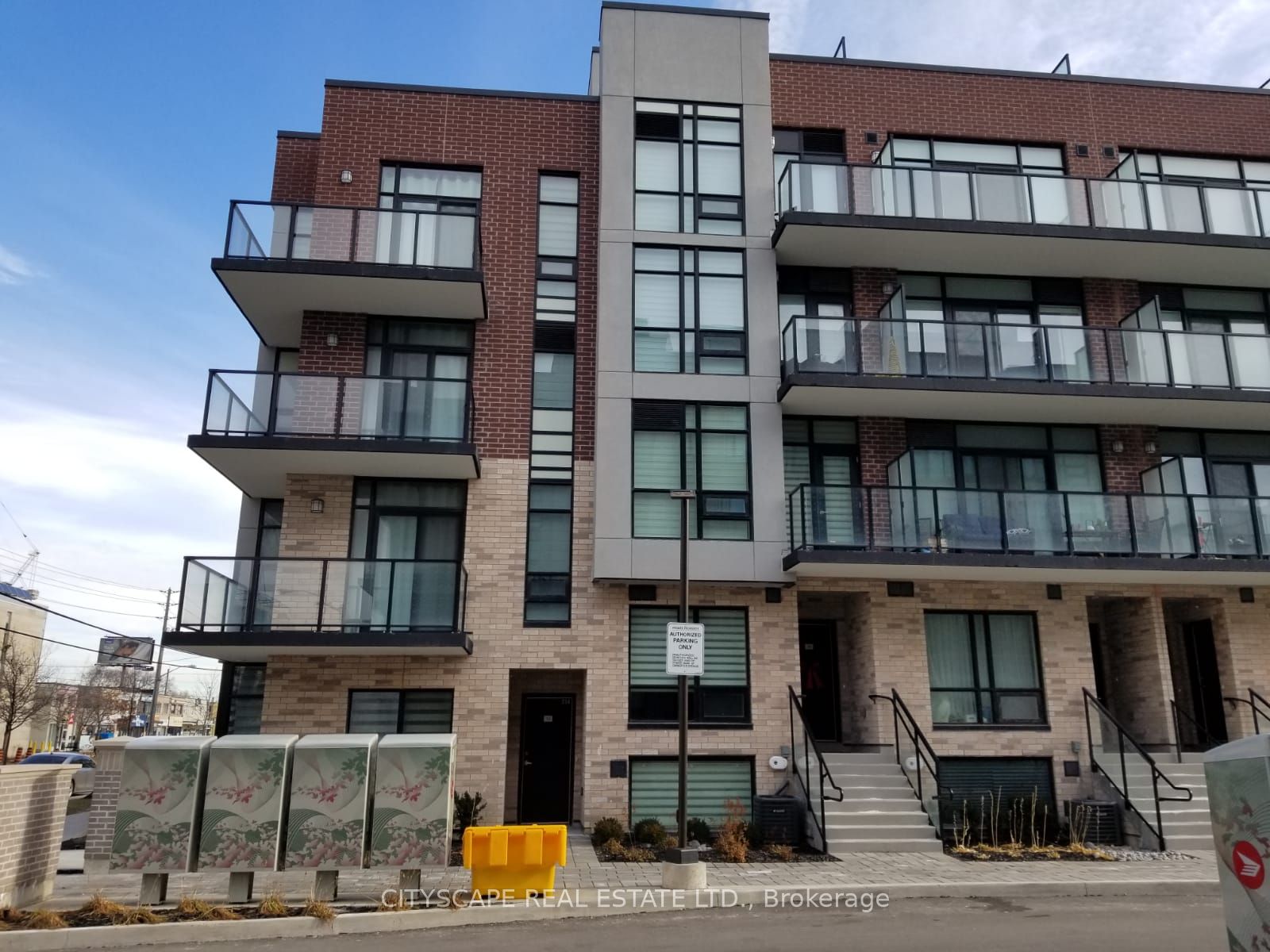 861 Sheppard Avenue W 9, Toronto, ON M3H 0E8