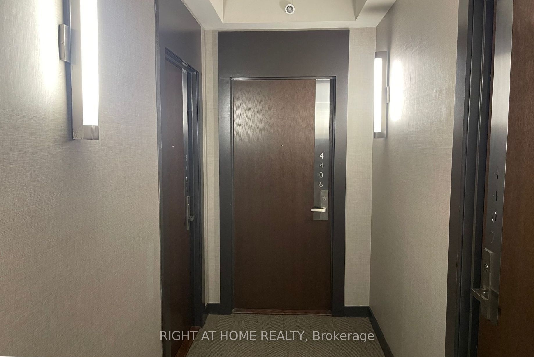 70 Temperance Street 4406, Toronto, ON M5H 0B1 photo 3