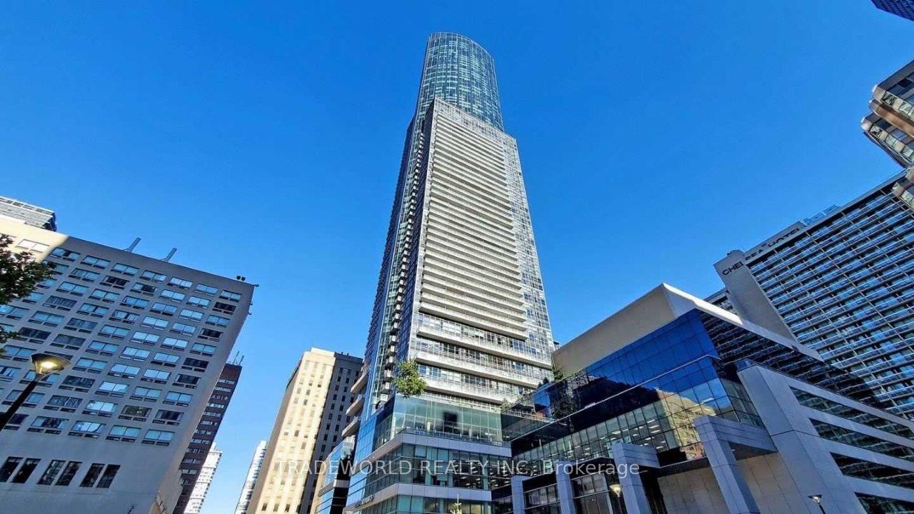 388 Yonge Street 6902, Toronto, ON M5B 0A4 photo 2