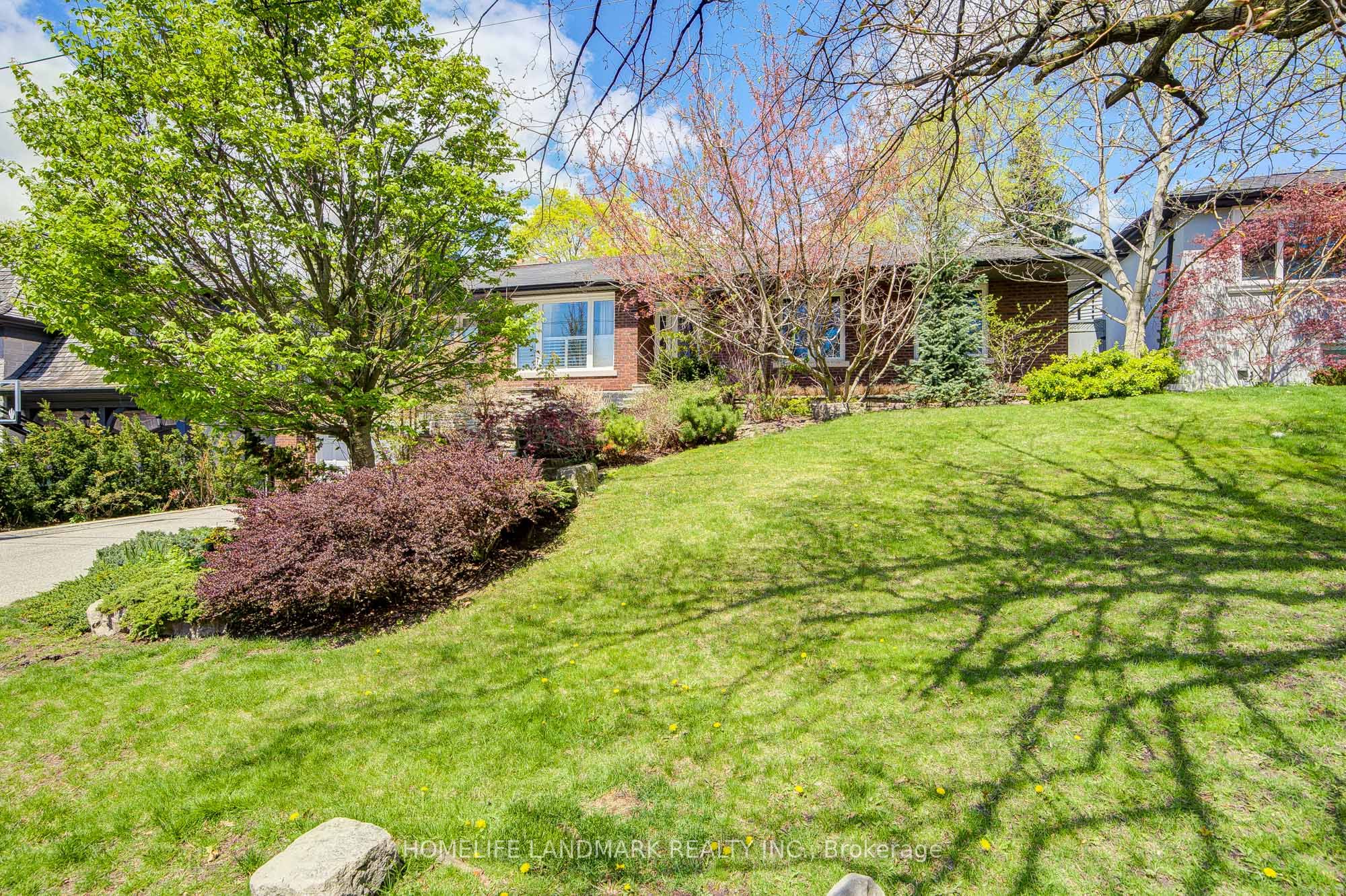 102 Stratford Crescent, Toronto, ON M4N 1C6 photo 2