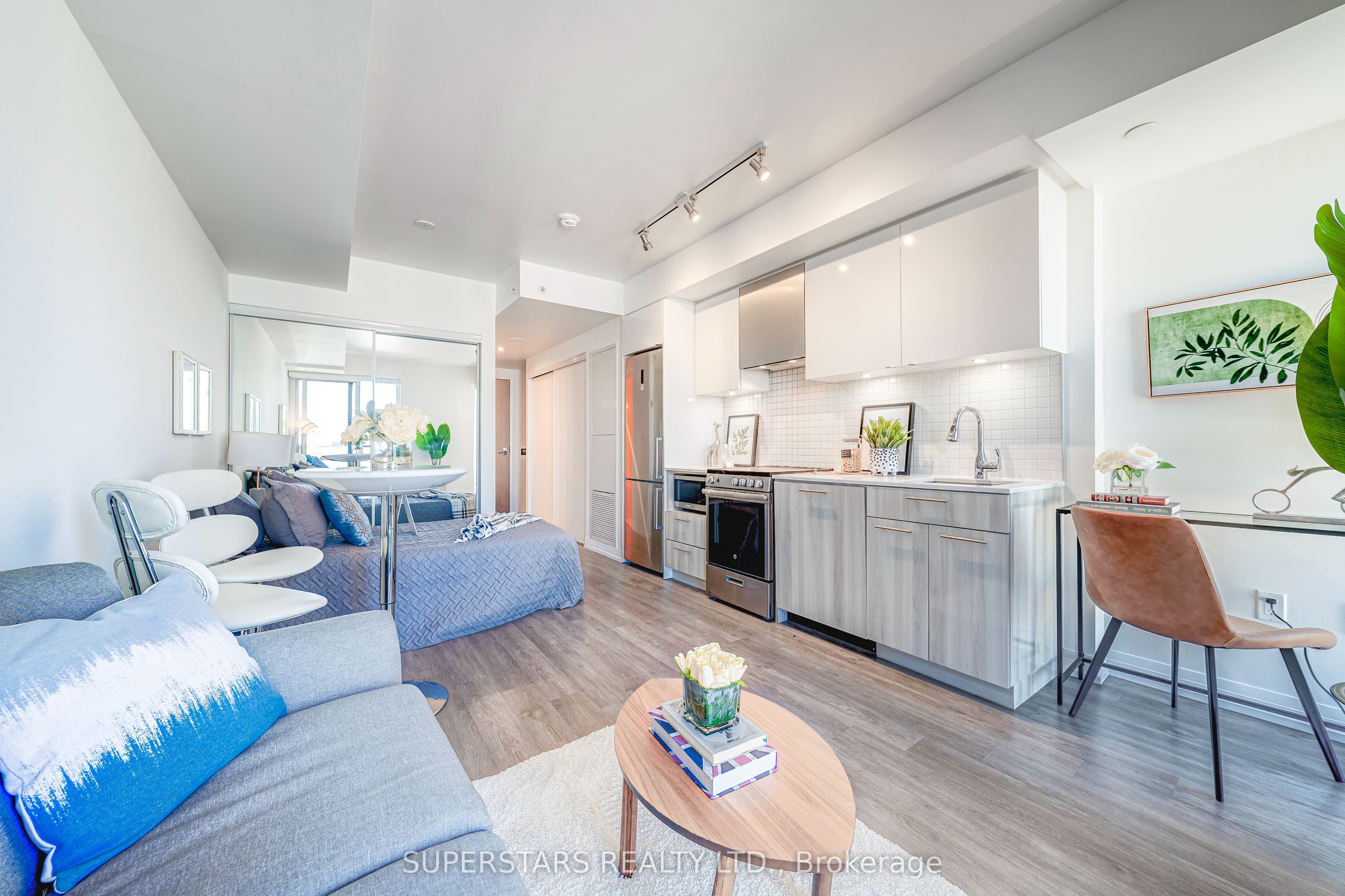 251 Jarvis Street 2507, Toronto, ON M5B 0C3 photo 3