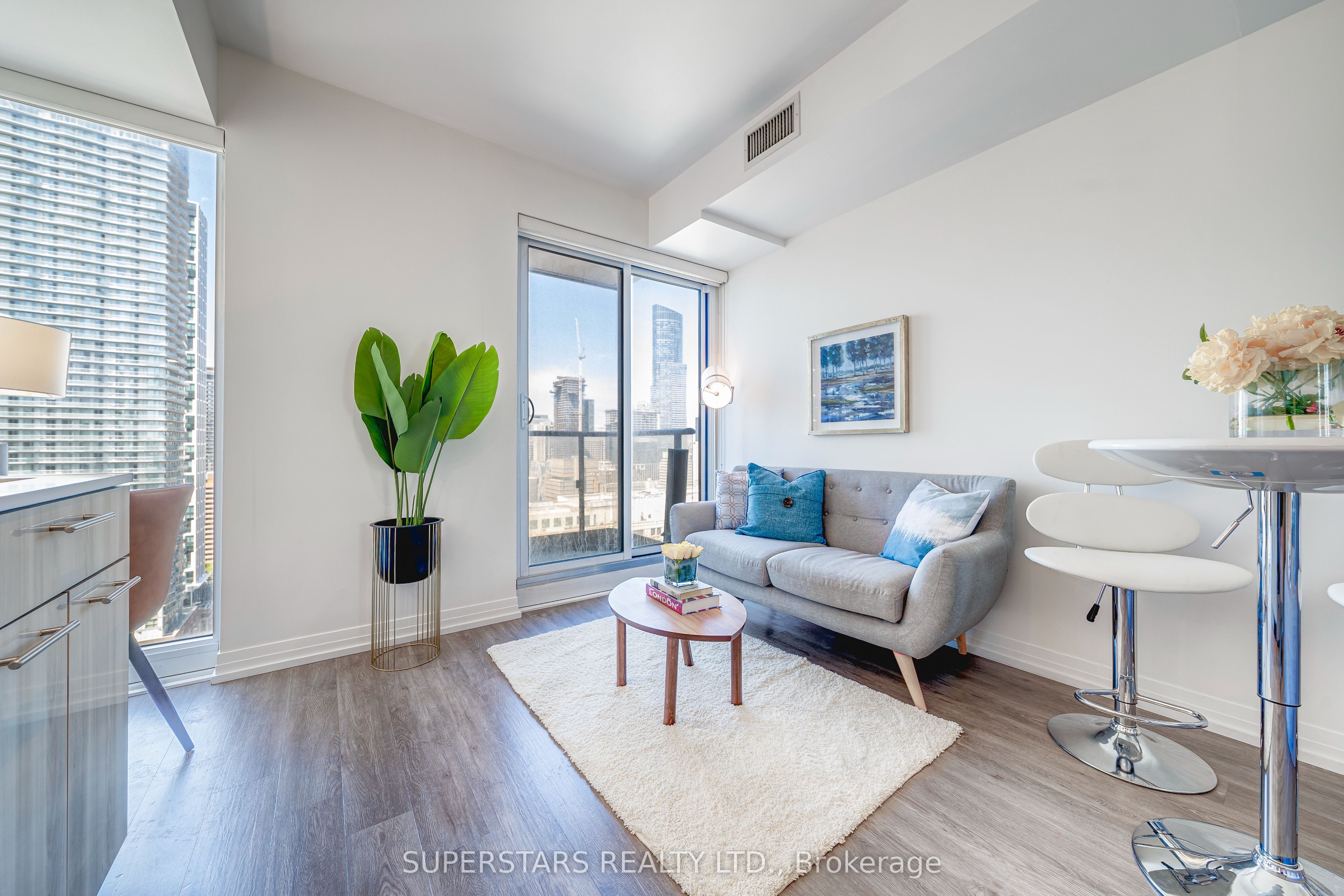 251 Jarvis Street 2507, Toronto, ON M5B 0C3 photo 5