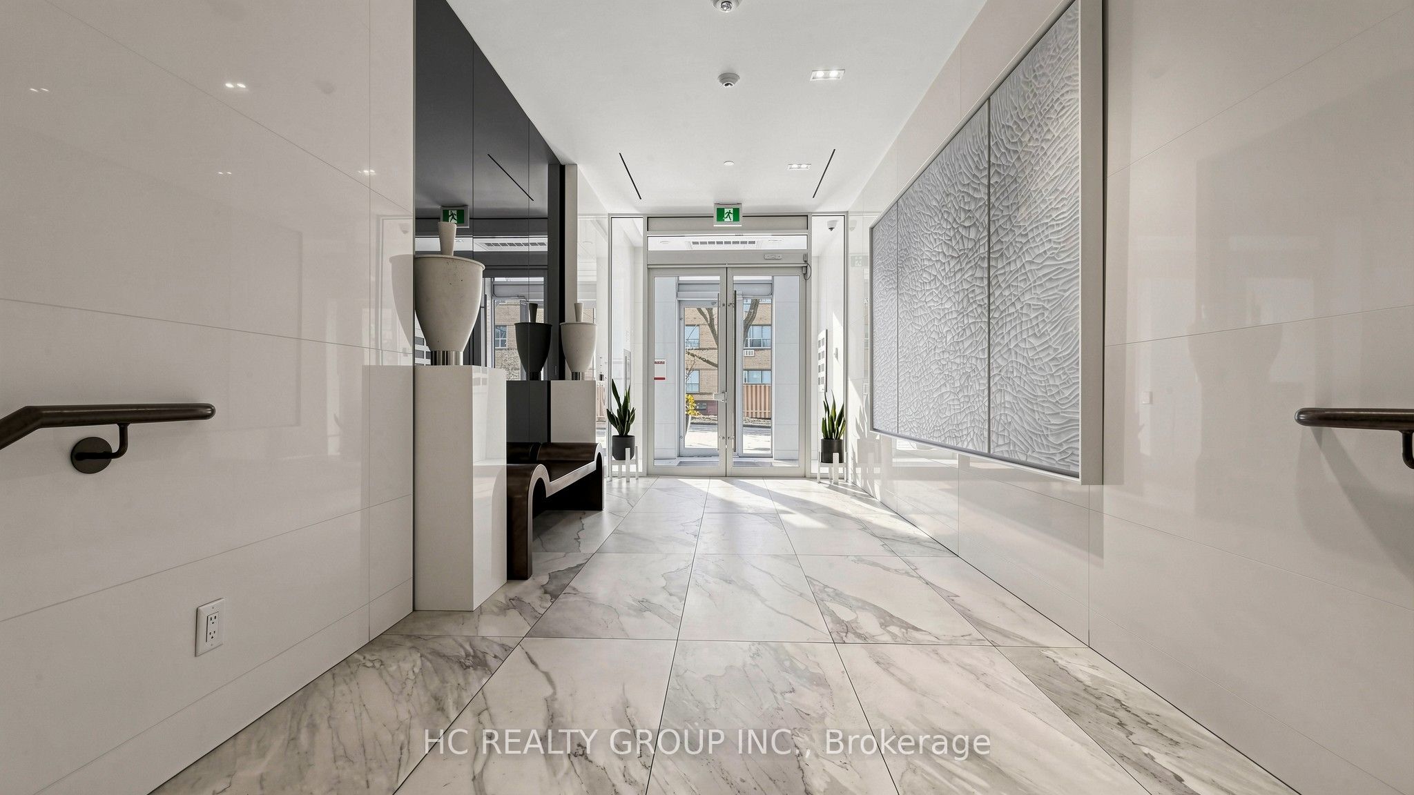 6 Parkwood Avenue 701, Toronto, ON M4V 0A3 photo 4