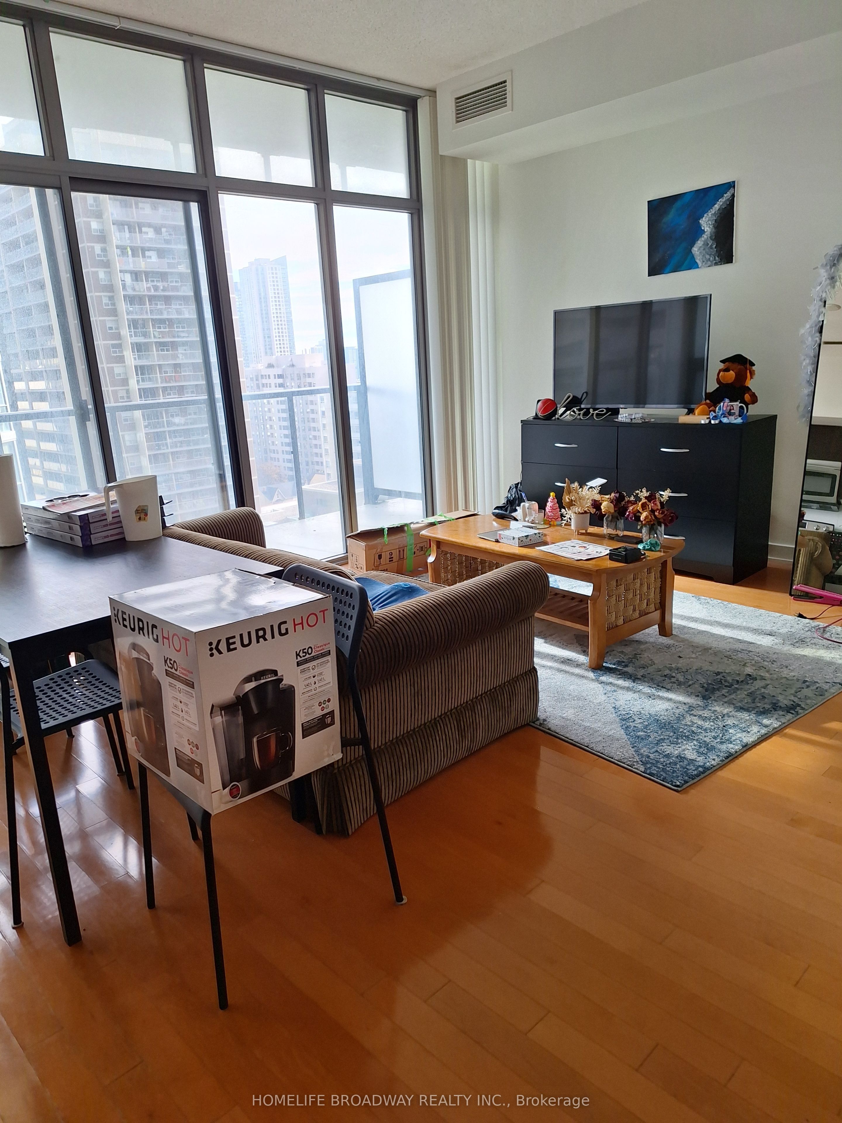 33 Charles Street 1402, Toronto, ON M4Y 0B7 photo 2