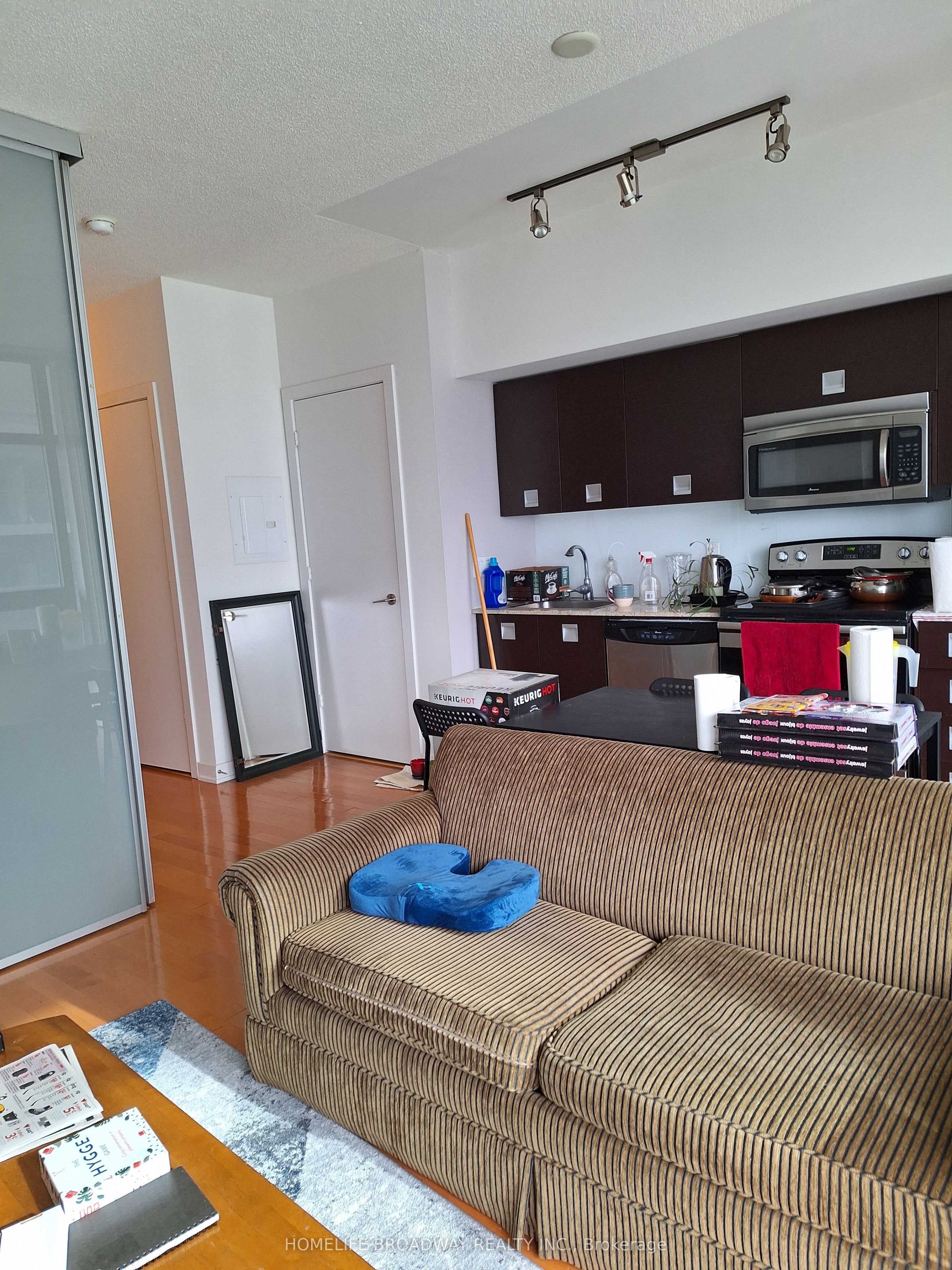 33 Charles Street 1402, Toronto, ON M4Y 0B7 photo 4