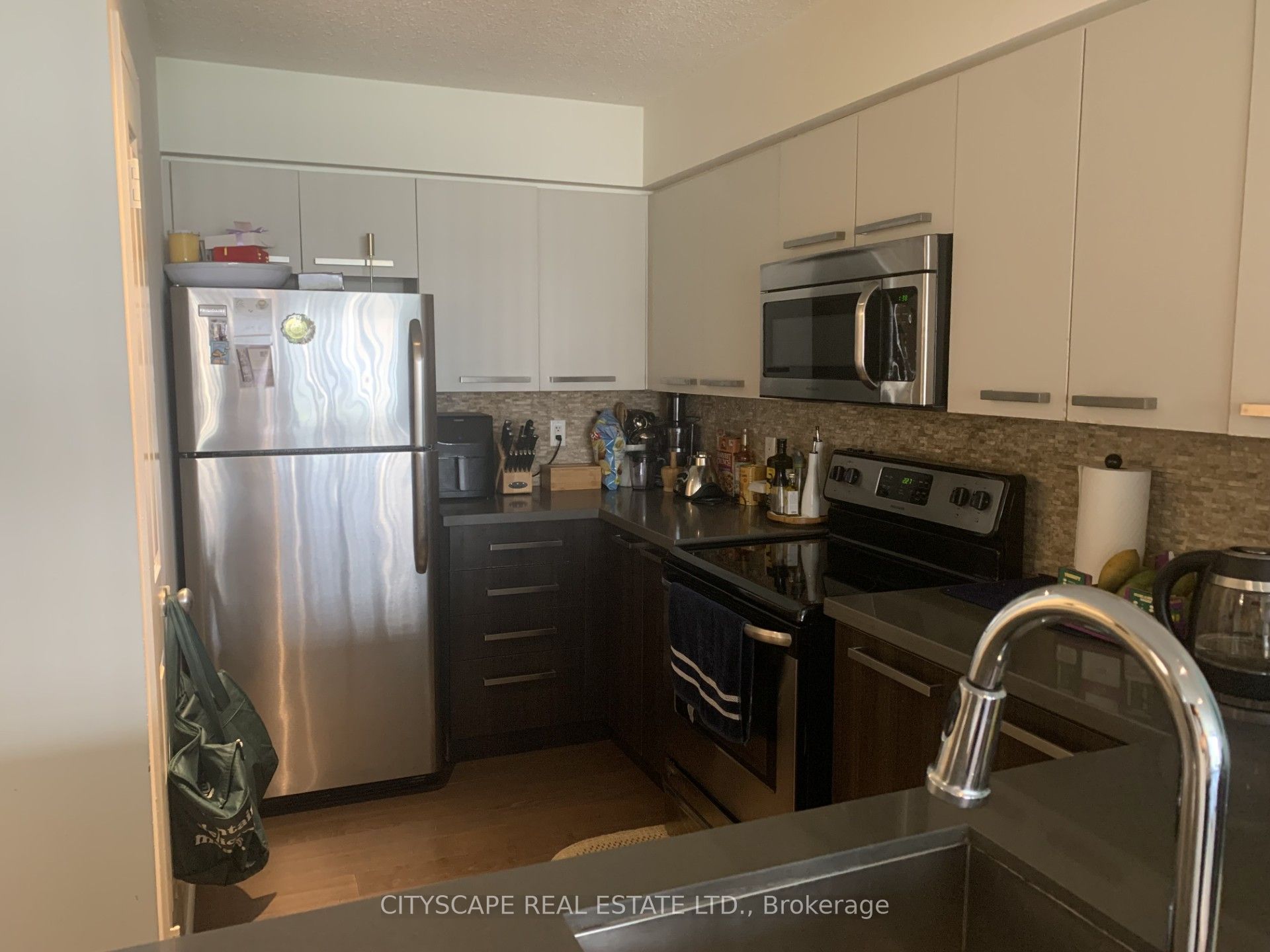 11 St Joseph Street 1210, Toronto, ON M4Y 1J8 photo 3