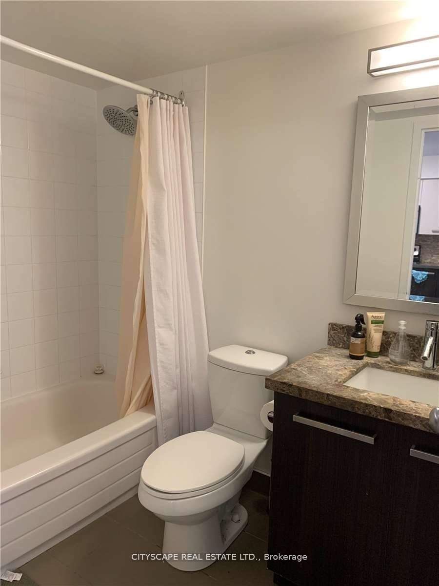 11 St Joseph Street 1210, Toronto, ON M4Y 1J8 photo 5