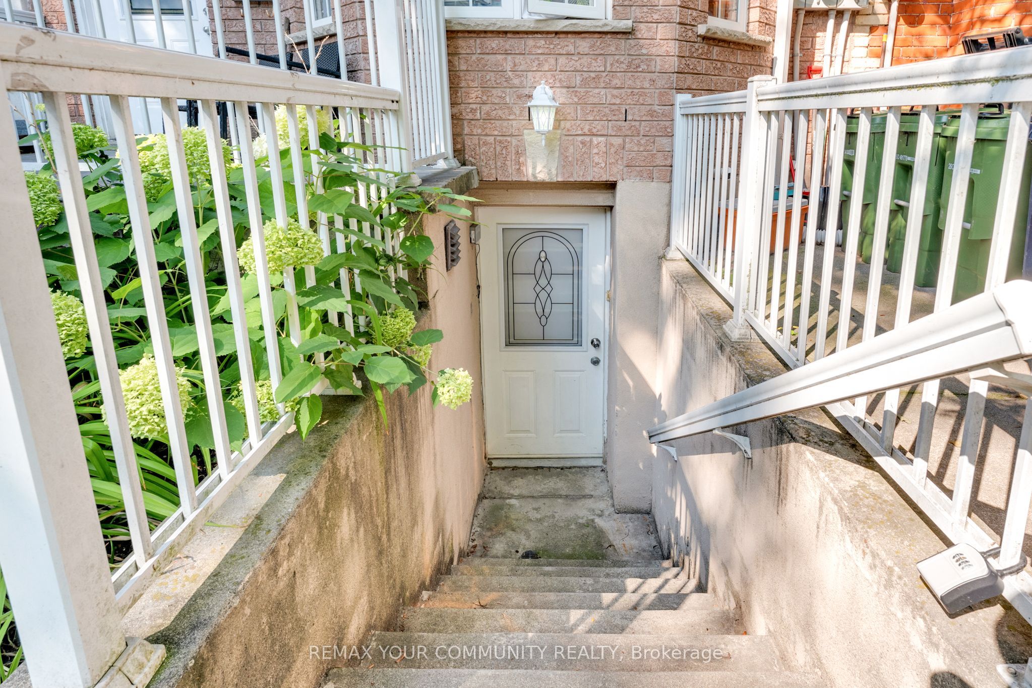 176 Lisgar Street W Bsmt, Toronto, ON M6J 3G3 photo 3