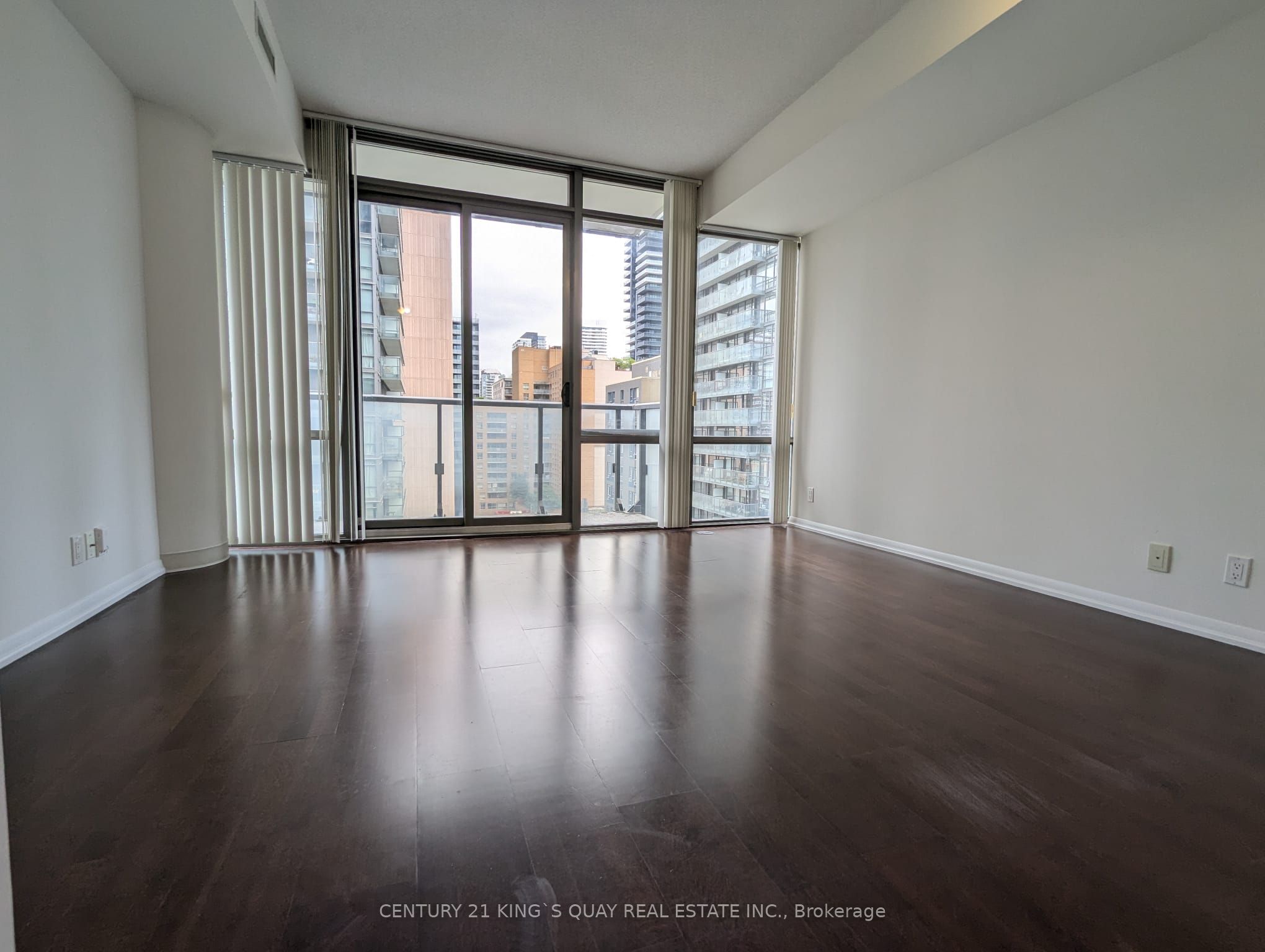 832 Bay Street 906, Toronto, ON M5S 1Z6 photo 3