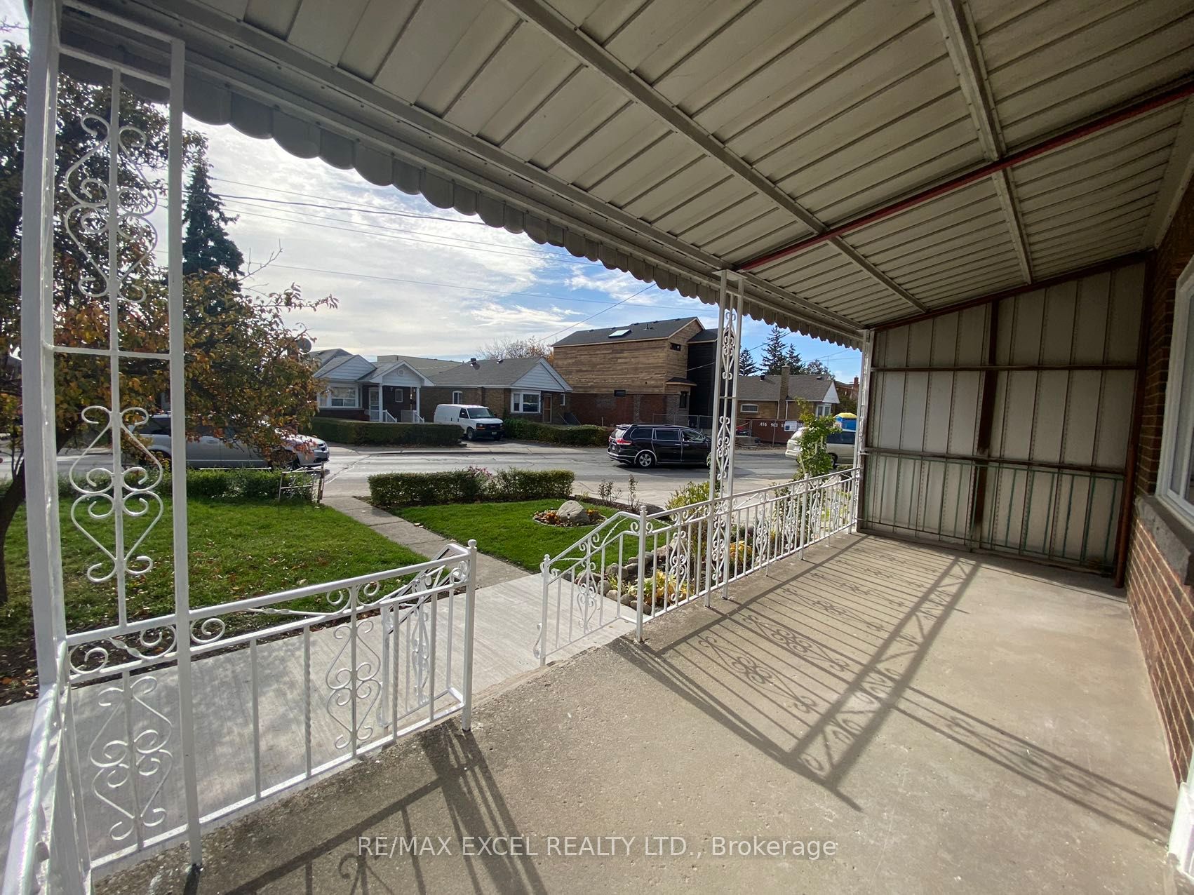 443 Vaughan Road, Toronto, ON M6C 2P4 photo 4