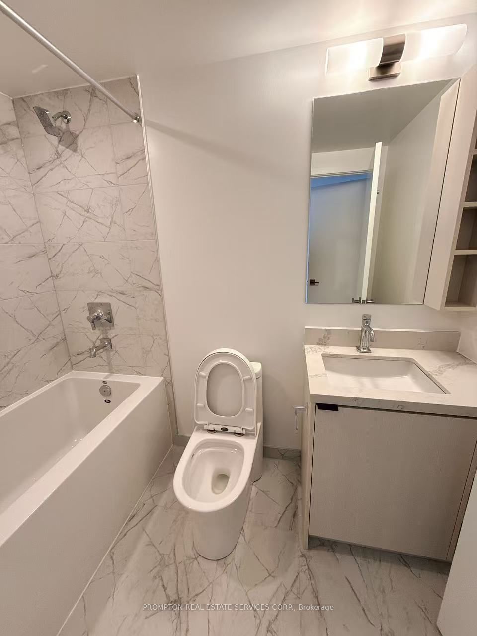 252 Church Street 3911, Toronto, ON M5B 0E6 photo 3