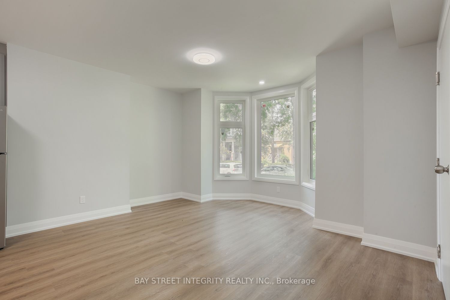 19 D'arcy Street Main Floor, Toronto, ON M5T 1J8
