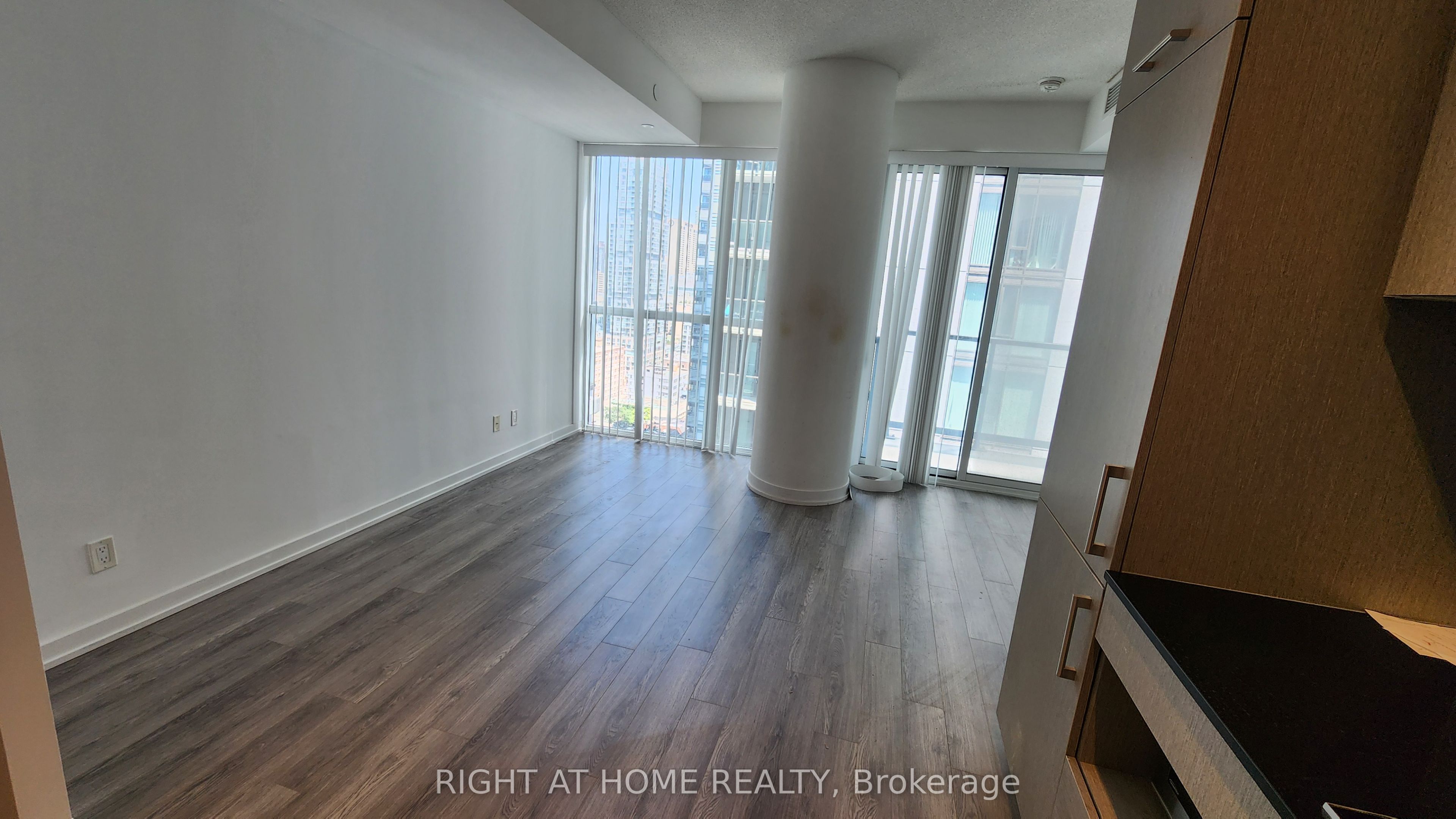 87 Peter Street 2312, Toronto, ON M5V 0P1 photo 4