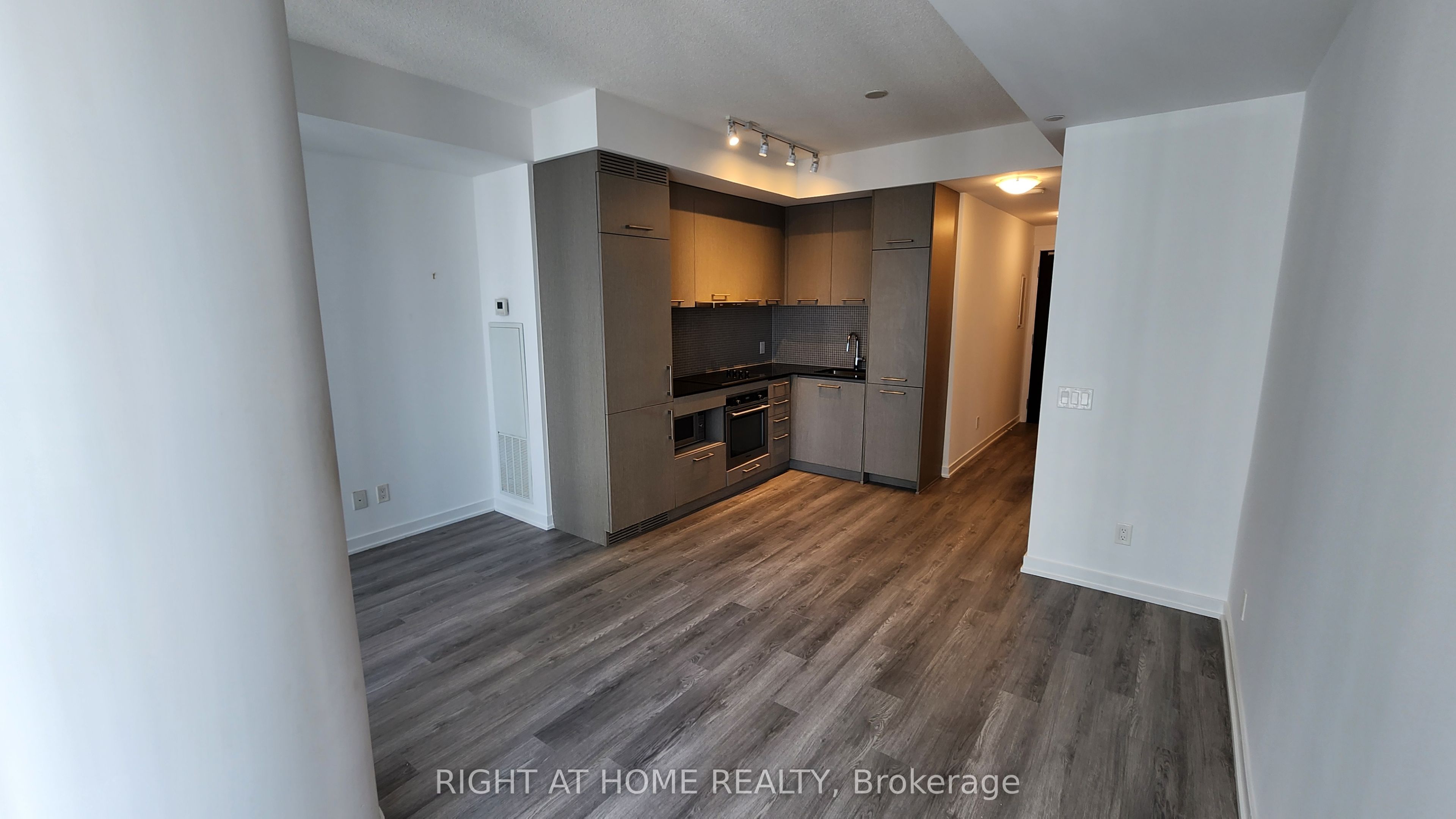 87 Peter Street 2312, Toronto, ON M5V 0P1 photo 5