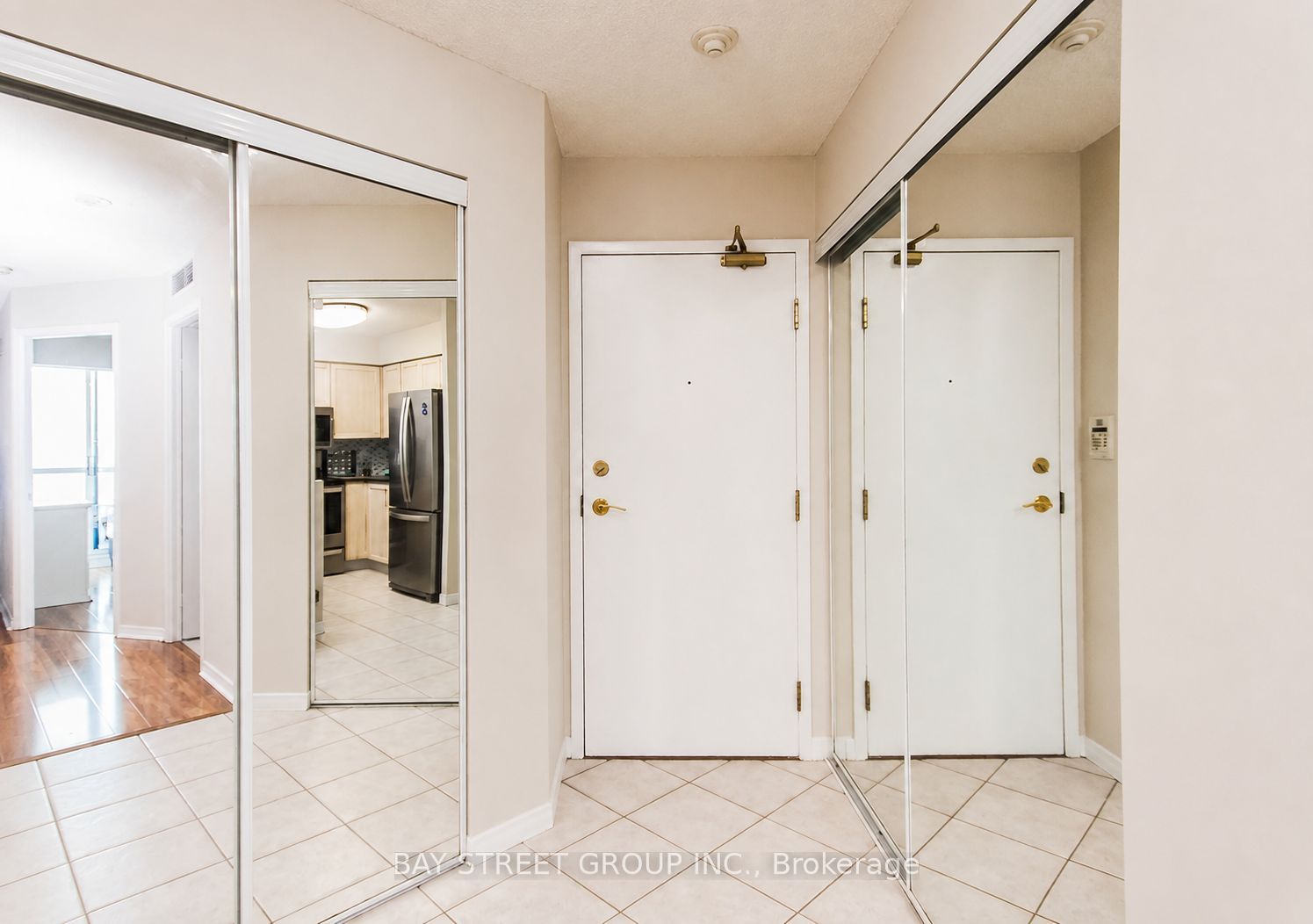 8 Hillcrest Avenue 2917, Toronto, ON M2N 6Y6 photo 2
