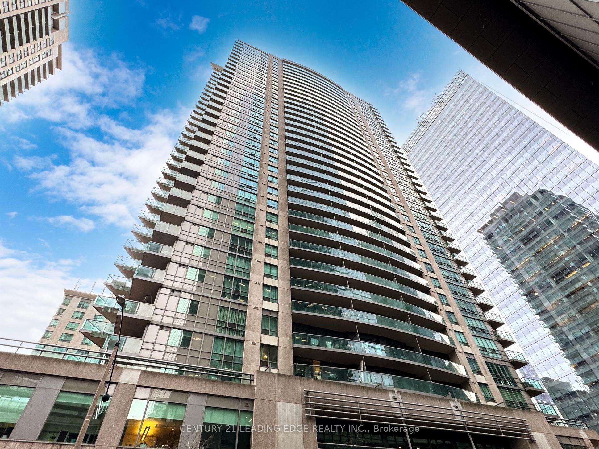 30 Grand Trunk Crescent 3503, Toronto, ON M5J 3A4 photo 4