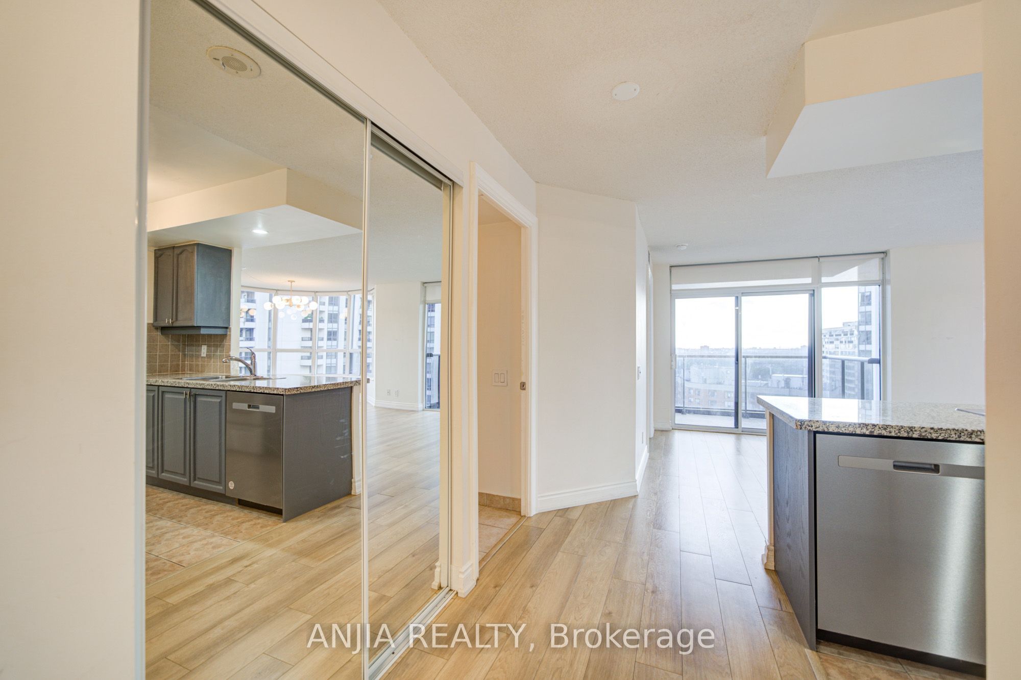 10 Northtown Way 1811, Toronto, ON M2N 7L4 photo 4