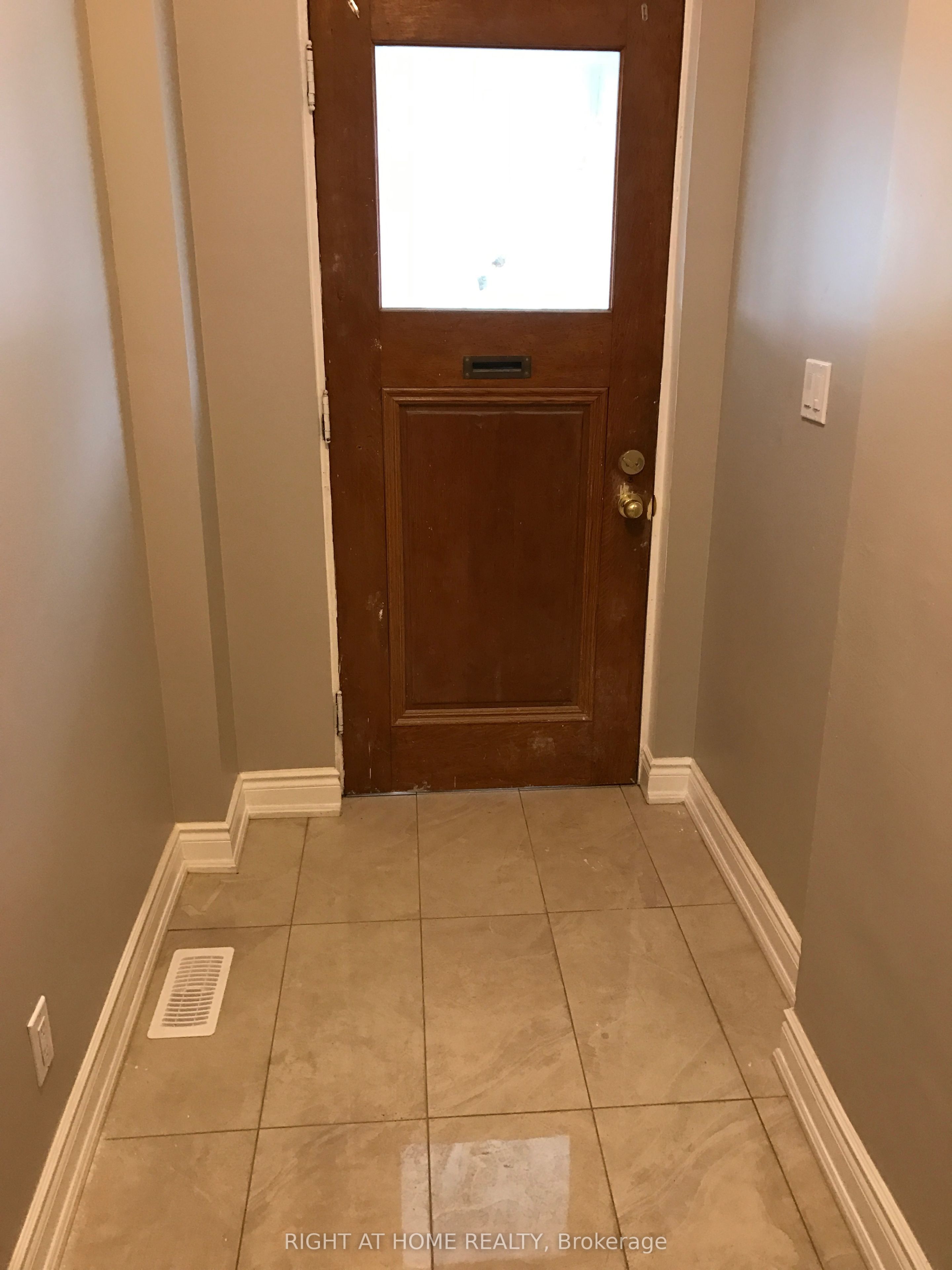 989 Dufferin Street Main Floor Unit, Toronto, ON M6H 4B2 photo 2