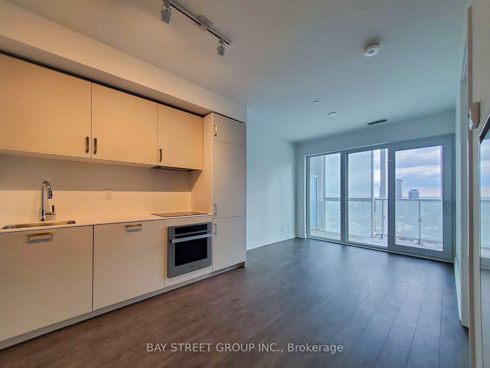 88 Queen Street E 2905, Toronto, ON M5C 0B6 photo 4