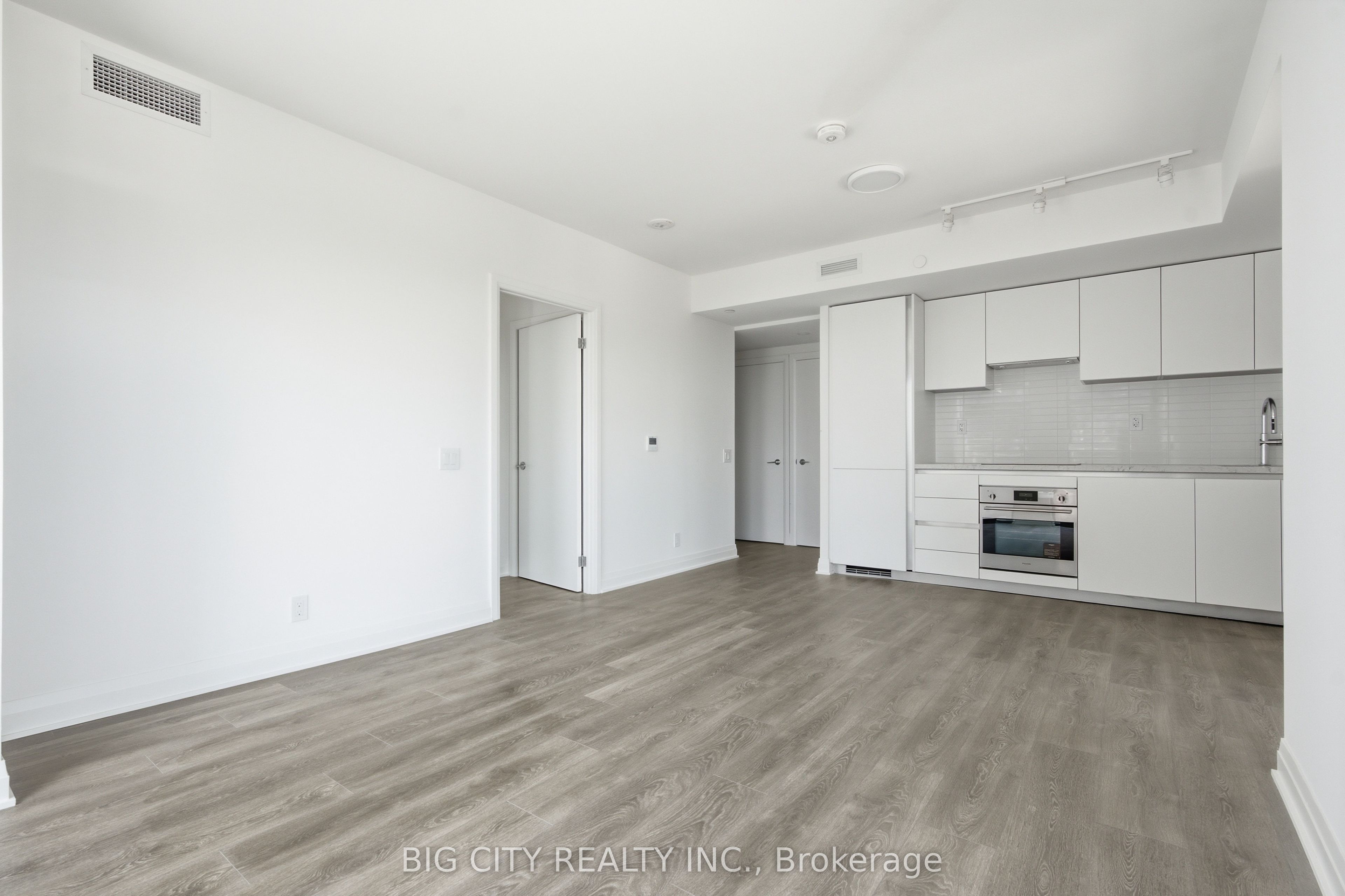 25 Frederick Todd Way 904, Toronto, ON M4G 0C9 photo 3