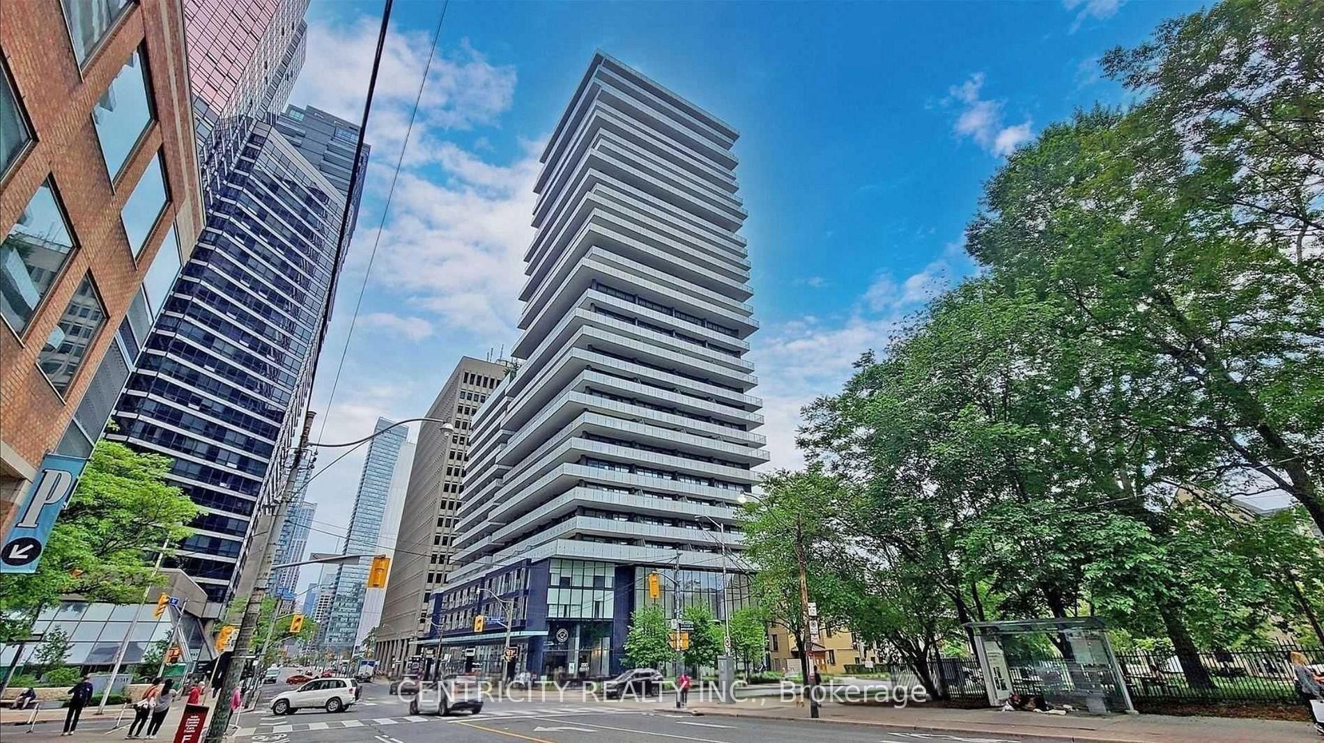 57 St Joseph Street 822, Toronto, ON M5S 0C5