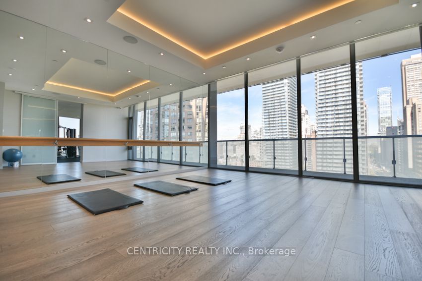 57 St Joseph Street 822, Toronto, ON M5S 0C5 photo 5