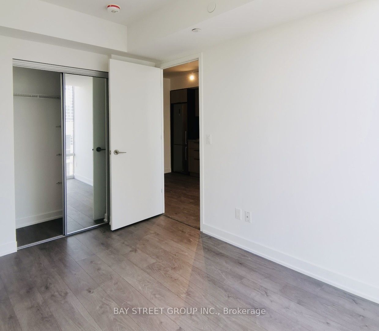 501 Yonge Street 3, Toronto, ON M4Y 0G8 photo 4