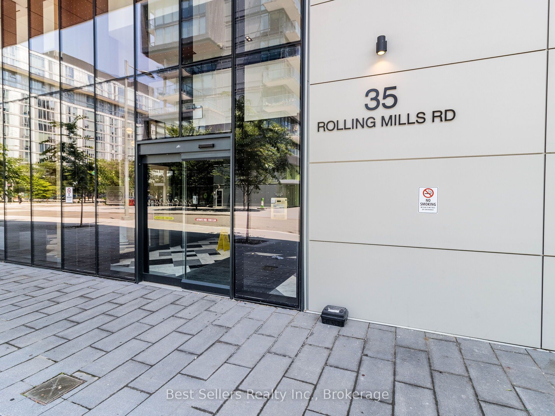 35 Rolling Mills Road N364, Toronto, ON M5A 0V6 photo 2