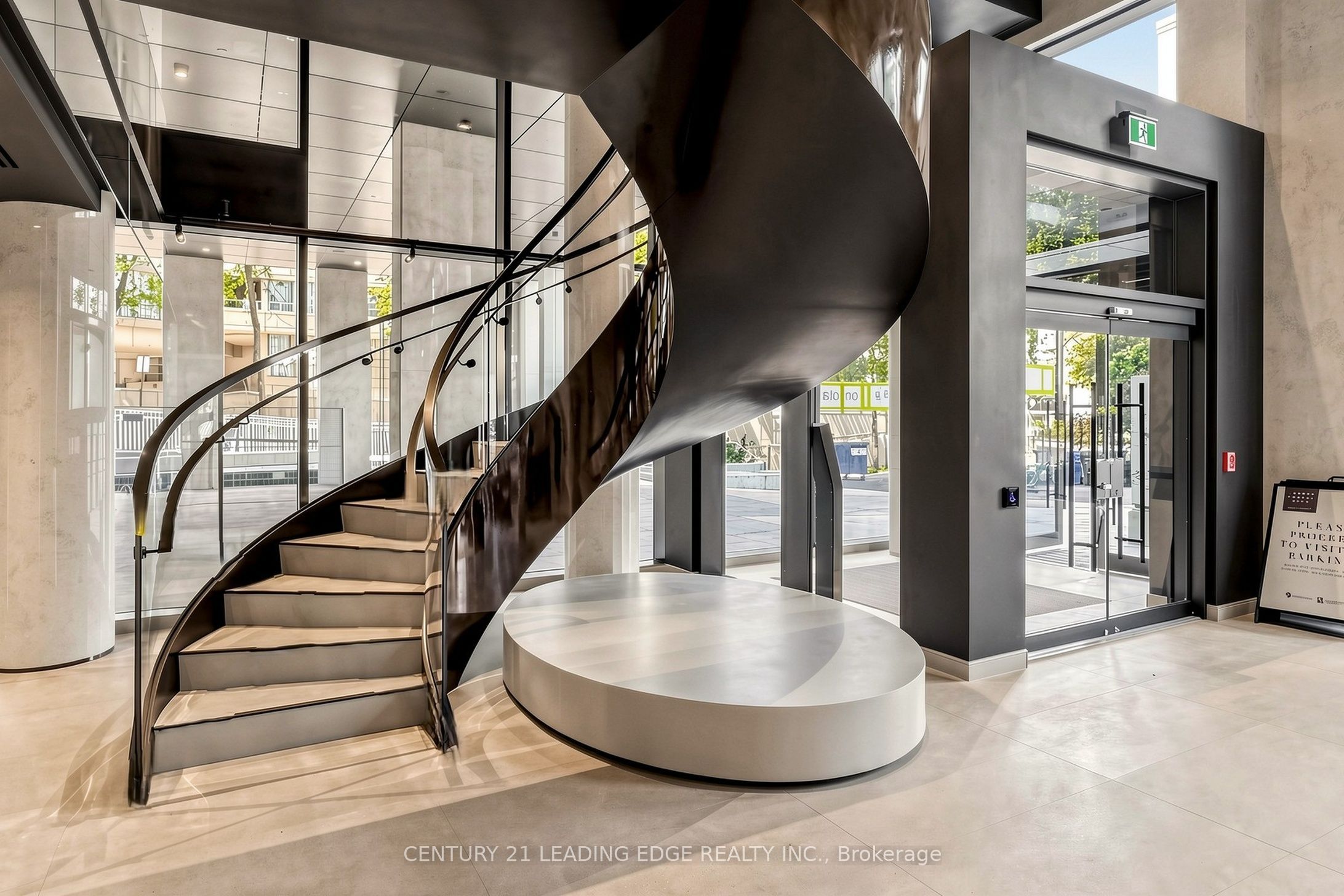 89 Montclair Avenue 925, Toronto, ON M5P 0A9 photo 4