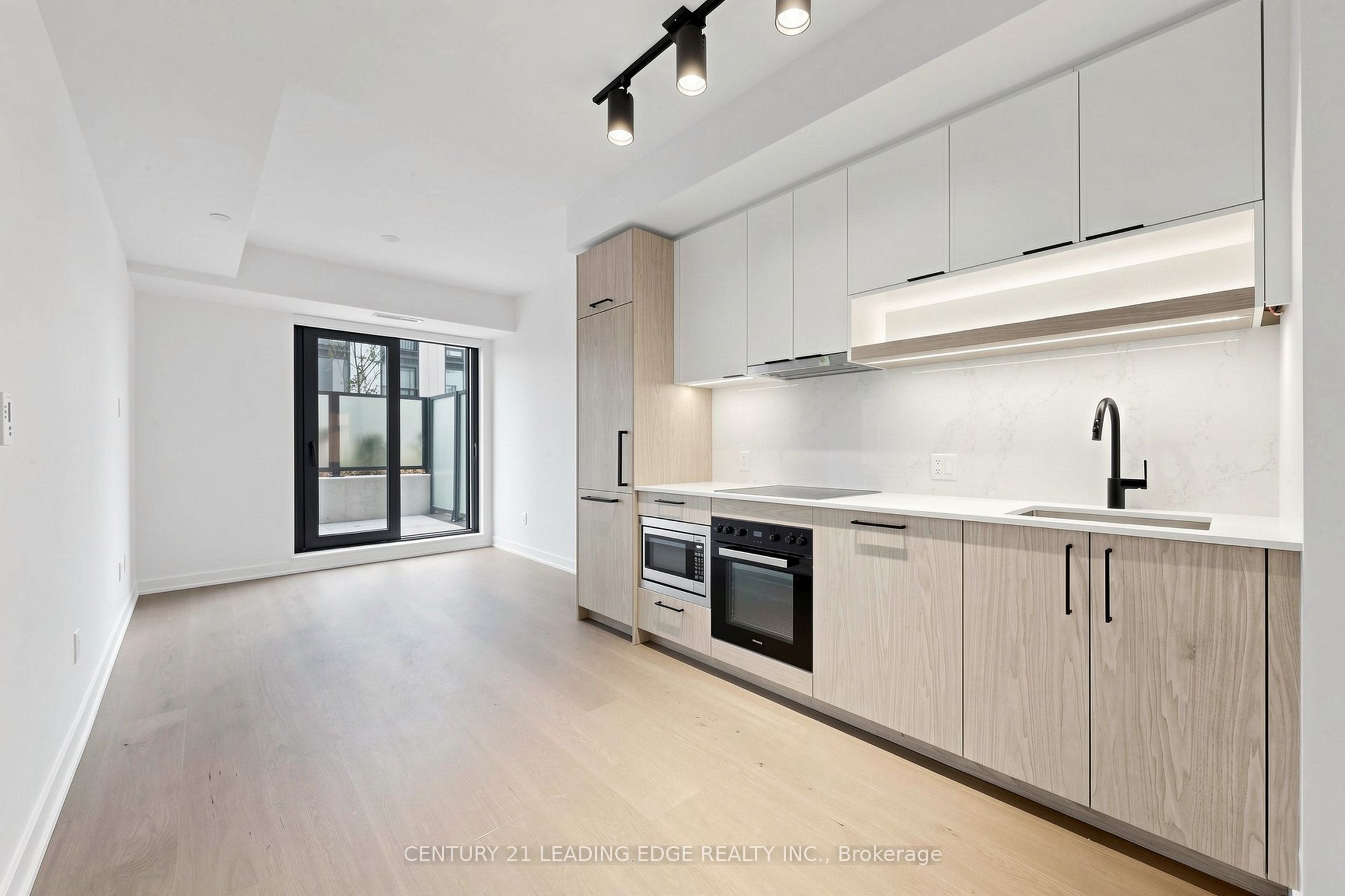 89 Montclair Avenue 925, Toronto, ON M5P 0A9 photo 5