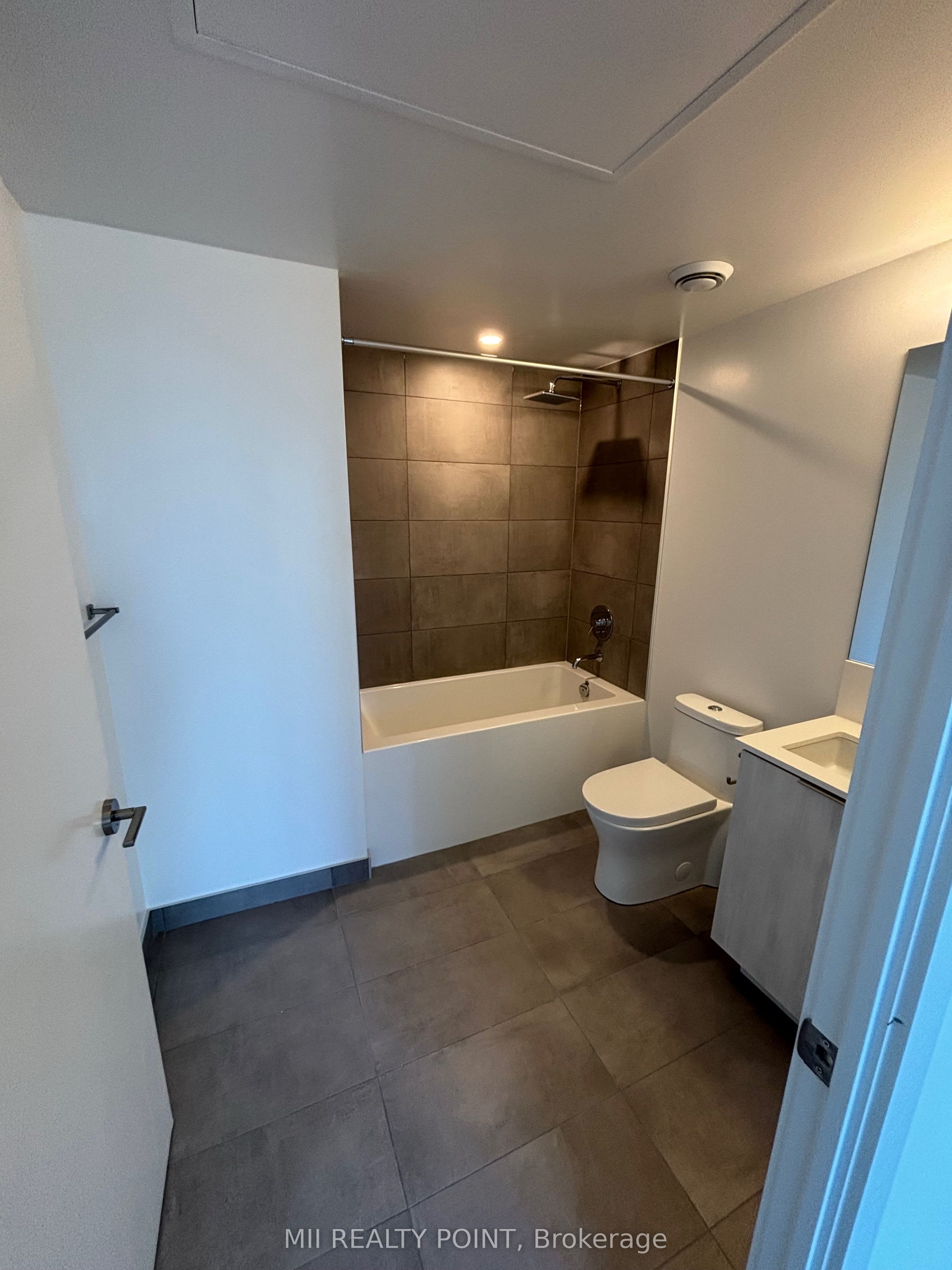 8 Wellesley Street W 908, Toronto, ON M4Y 1E7 photo 4