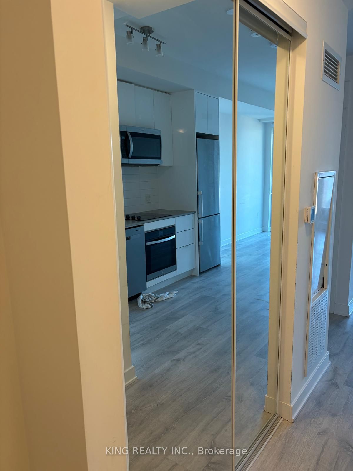 70 Princess Street 806 E, Toronto, ON M5A 0X6 photo 3