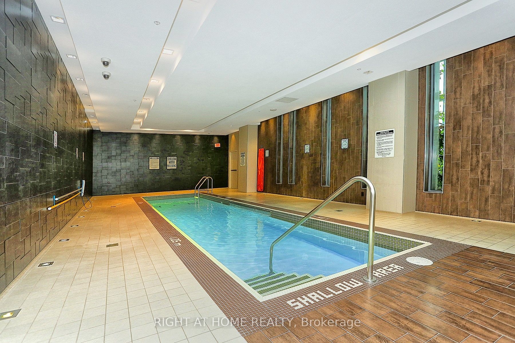 35 Brian Peck Crescent 303, Toronto, ON M4G 0A5 photo 5