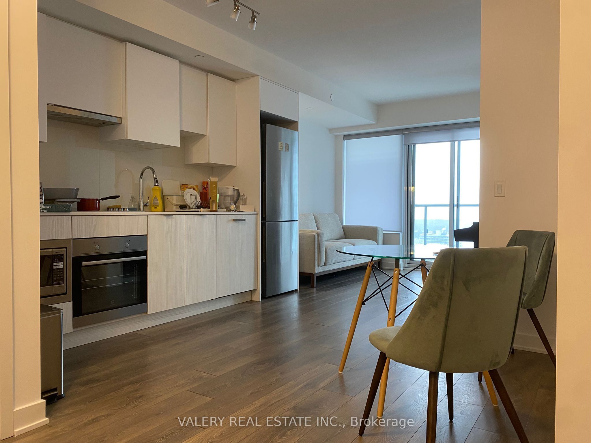 195 Redpath Avenue 2205, Toronto, ON M4P 0E4 photo 5